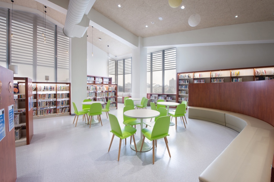 四樓開放閱讀區 桃園市立圖書館龍潭分館暨鄧雨賢台灣音樂紀念館/關惠尤建築師事務所