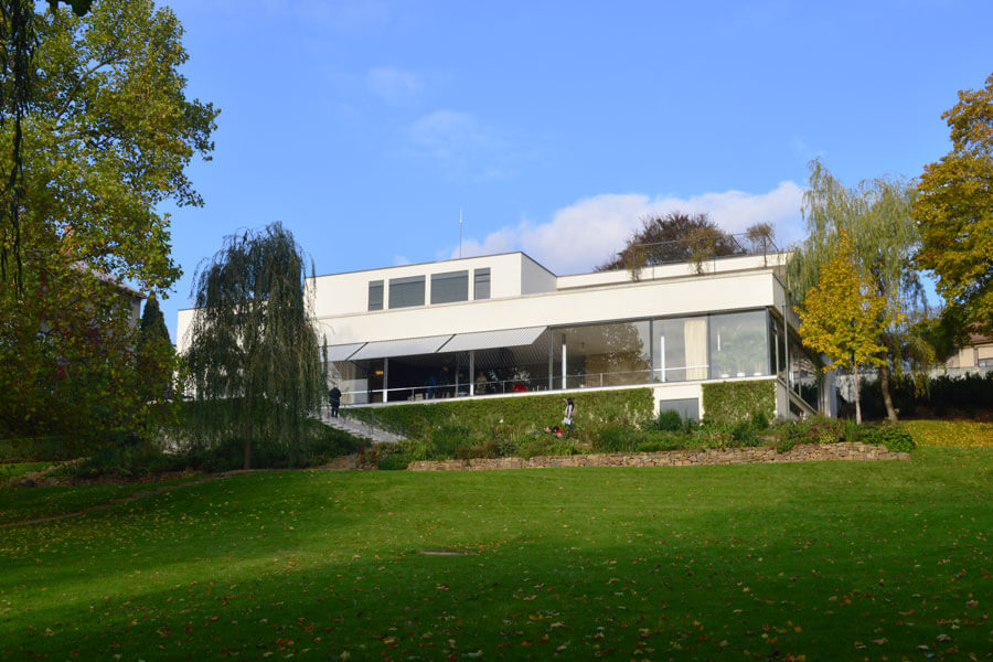 捷克Villa Tugendhat住宅，由Ludwig Mies van der Rohe與Lilly Reich設計