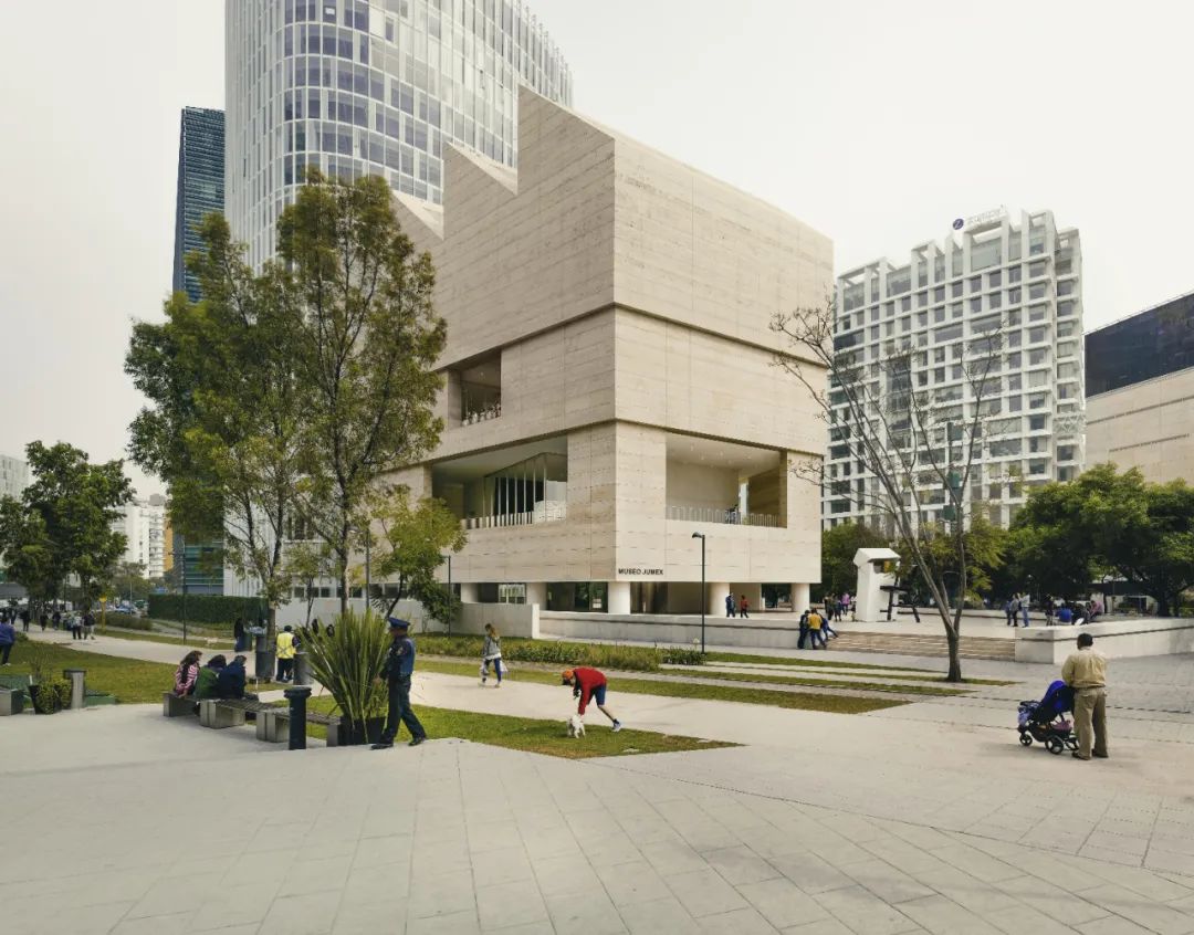Museo Jumex胡美茲博物館由David Chipperfield與墨西哥建築師事務所TAAU/Oscar Rodríguez合作設計