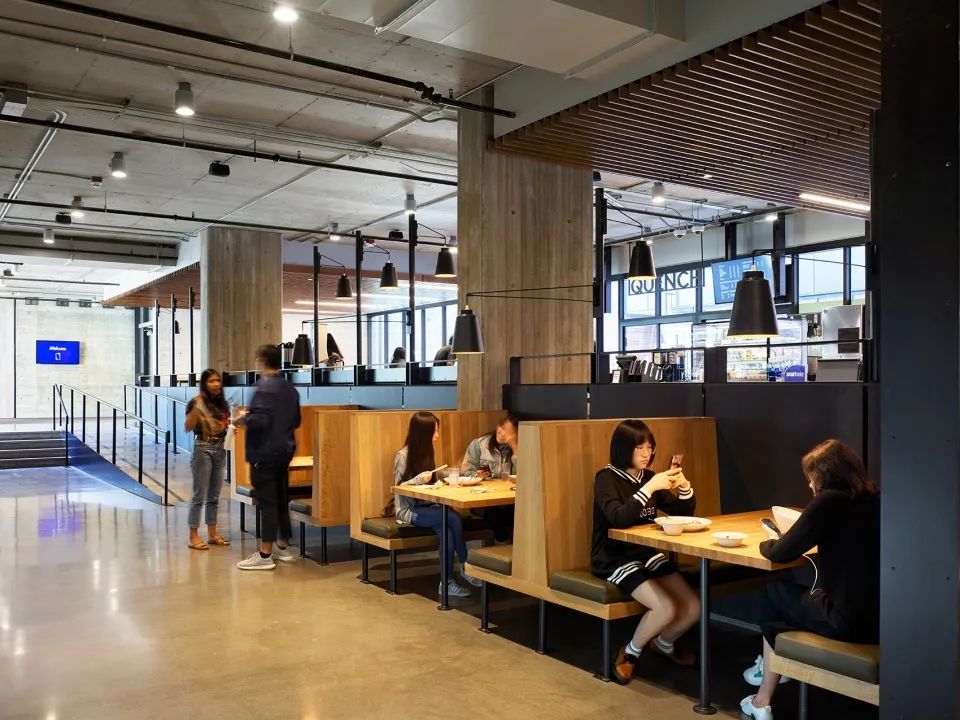 CENTER TABLE學生餐廳座位區 美國華盛頓大學北校區學生餐廳CENTER TABLE University of Washington/Graham Baba Architects
