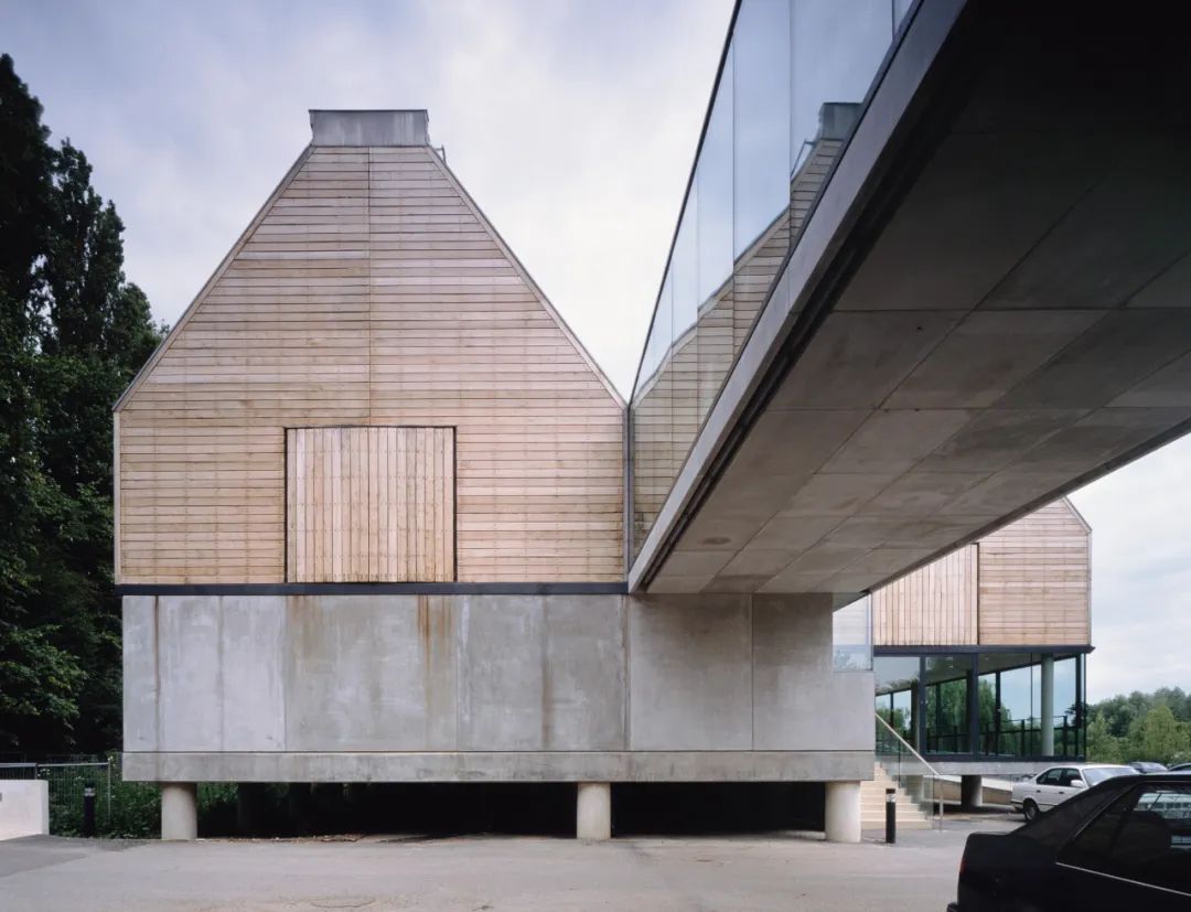 泰晤士河南岸的河流與賽艇博物館(River and Rowing Museum)是 David Chipperfield 於 1997 年在故鄉英格蘭的第一座建築作品。