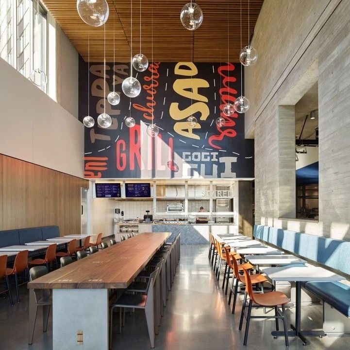 美國華盛頓大學北校區的社交樞紐，學生餐廳CENTER TABLE／Graham Baba Architects