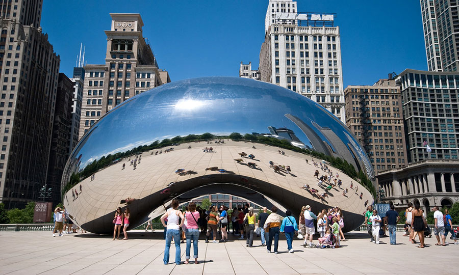 Anish Kapoor芝加哥千禧公園的公共藝術「Cloud Gate（雲門）」