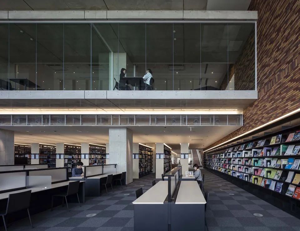內部閱覽空間 京都大學桂圖書館／岸和郎+ K.ASSOCIATES/Architects