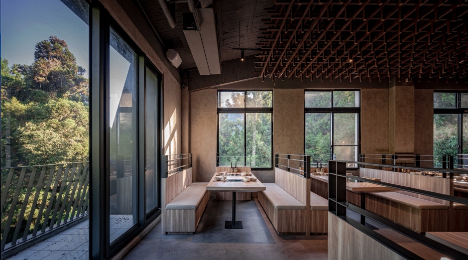 溪頭福華渡假飯店_雲杉樓 位於建築北側的火鍋餐廳