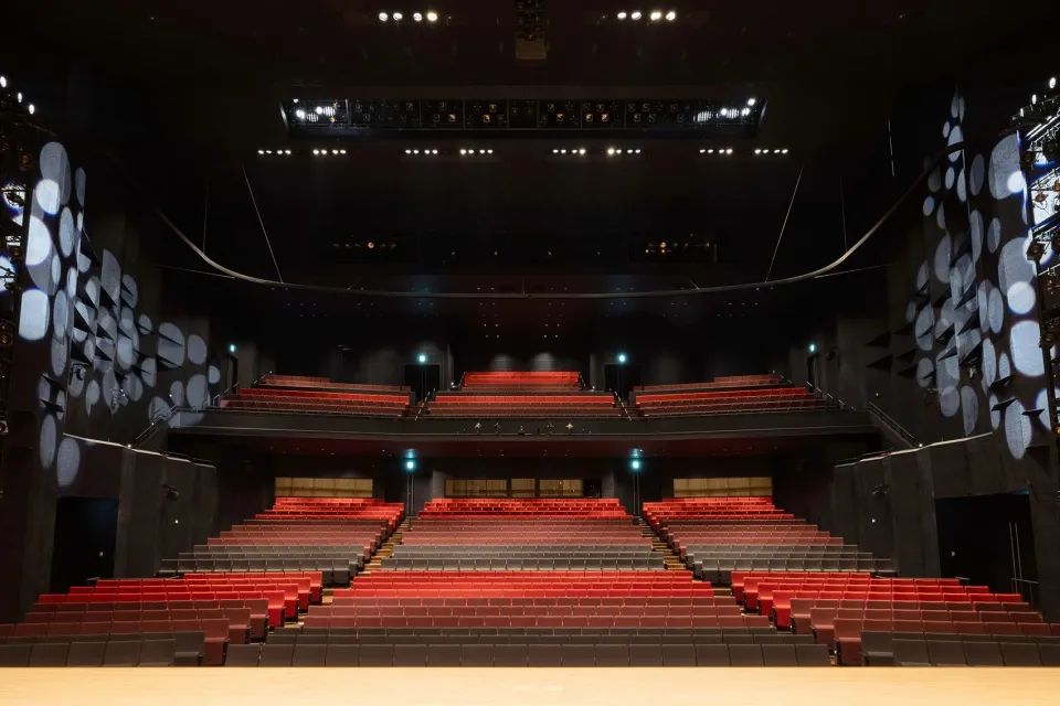 大表演廳 © Masaki Iwata + Sou Fujimoto Architects