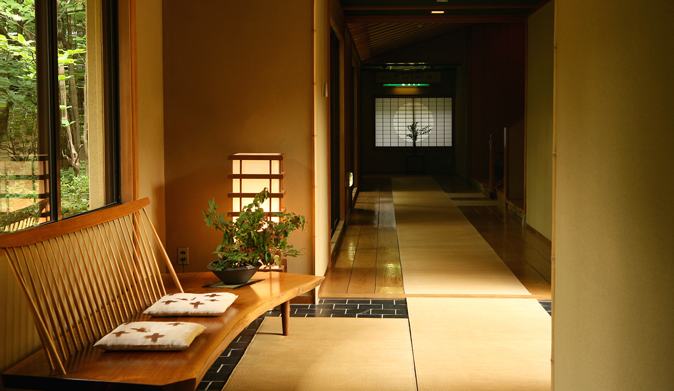 位於日本石川縣加賀市山中溫泉的「かよう亭（Kayotei Ryokan）不僅是一間具有10間客房的私人旅館，更擁有源自地底的天然礦物泉餵養的溫泉浴