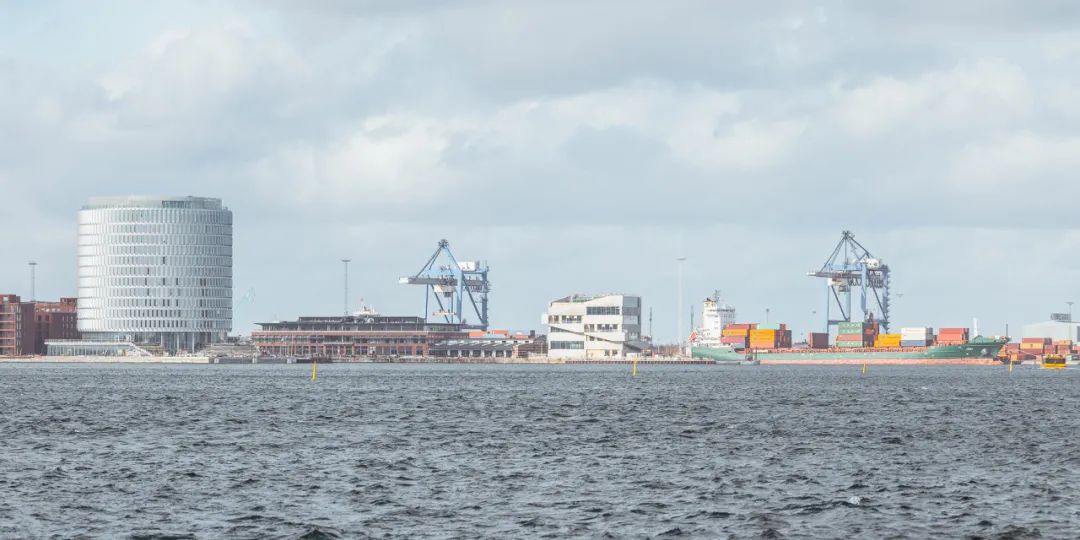 BIG全新總部辦公室位於哥本哈根港口，目前正在哥本哈根港建設中，預計2023年晚些時候將有多達500名員工入駐
