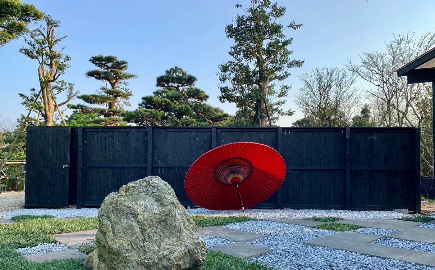 2023打開台北Open House Taipei將於11/11-11/12在雙北登場。(Photo Credit:裏山) 2023打開台北空間:裏山,包括設計師陳元慶一手操刀的「裏山茶室」與其日式庭園造景、Merci Cafe 主理人老王進駐經營的「Merci裏山」,以及由景觀設計師吳書原為咖啡館前庭所設計的花園