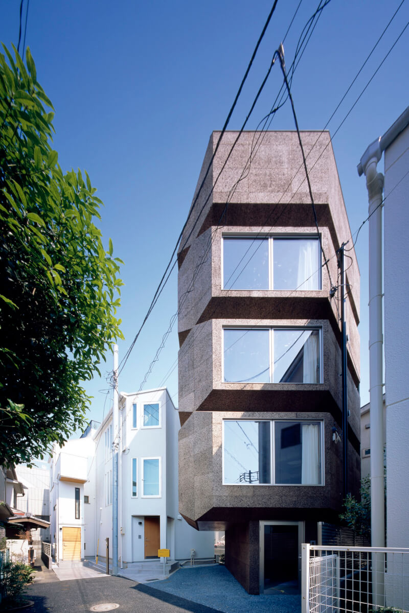 出窓の塔居 Bay Window Tower House ／藤貴彰 藤悠子Takaaki Fuji + Yuko Fuji Architecture