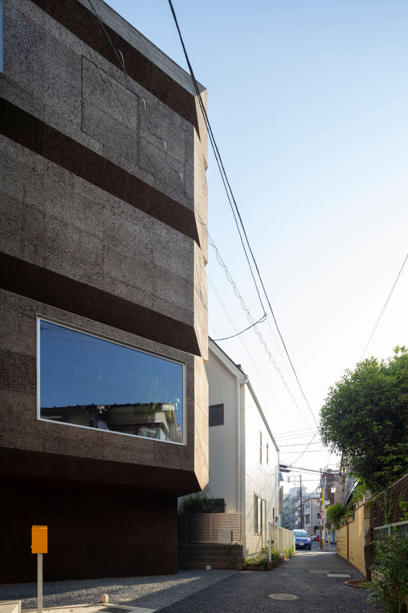 出窓の塔居 Bay Window Tower House ／藤貴彰 藤悠子Takaaki Fuji + Yuko Fuji Architecture