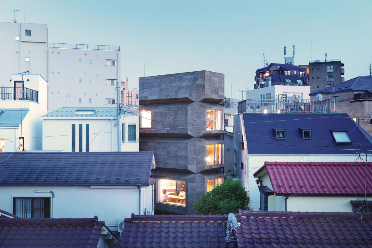出窓の塔居 Bay Window Tower House ／藤貴彰 藤悠子Takaaki Fuji + Yuko Fuji Architecture