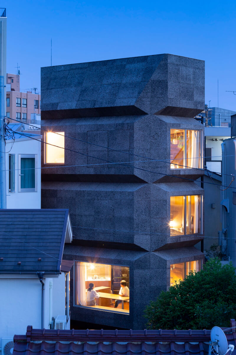 出窓の塔居 Bay Window Tower House ／藤貴彰 藤悠子Takaaki Fuji + Yuko Fuji Architecture