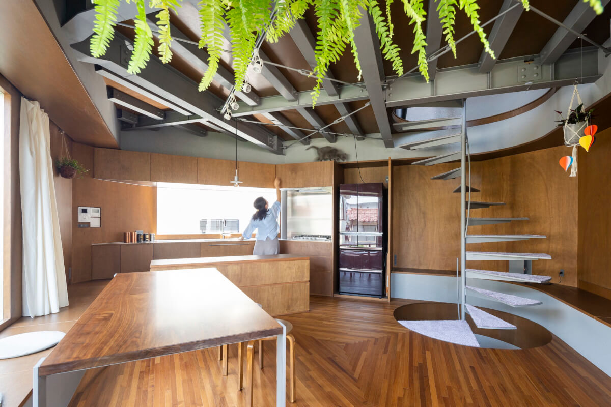 出窓の塔居 Bay Window Tower House ／藤貴彰 藤悠子Takaaki Fuji + Yuko Fuji Architecture