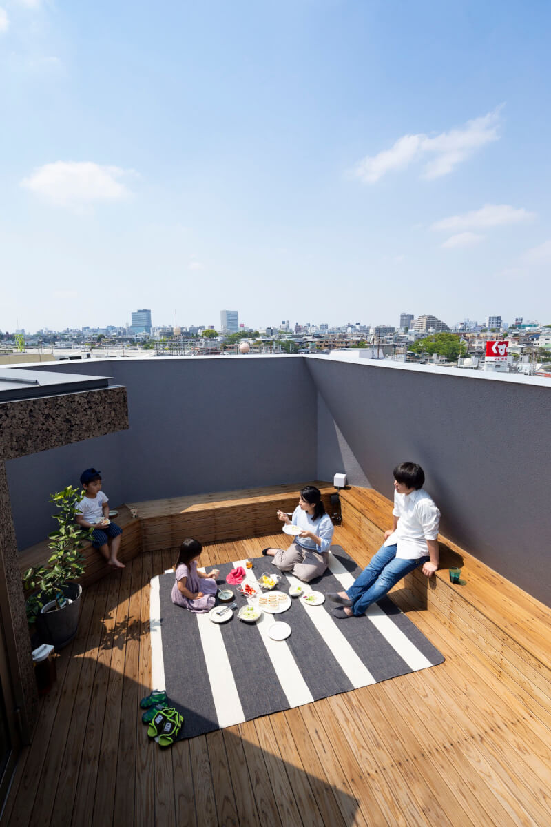 出窓の塔居 Bay Window Tower House ／藤貴彰 藤悠子Takaaki Fuji + Yuko Fuji Architecture