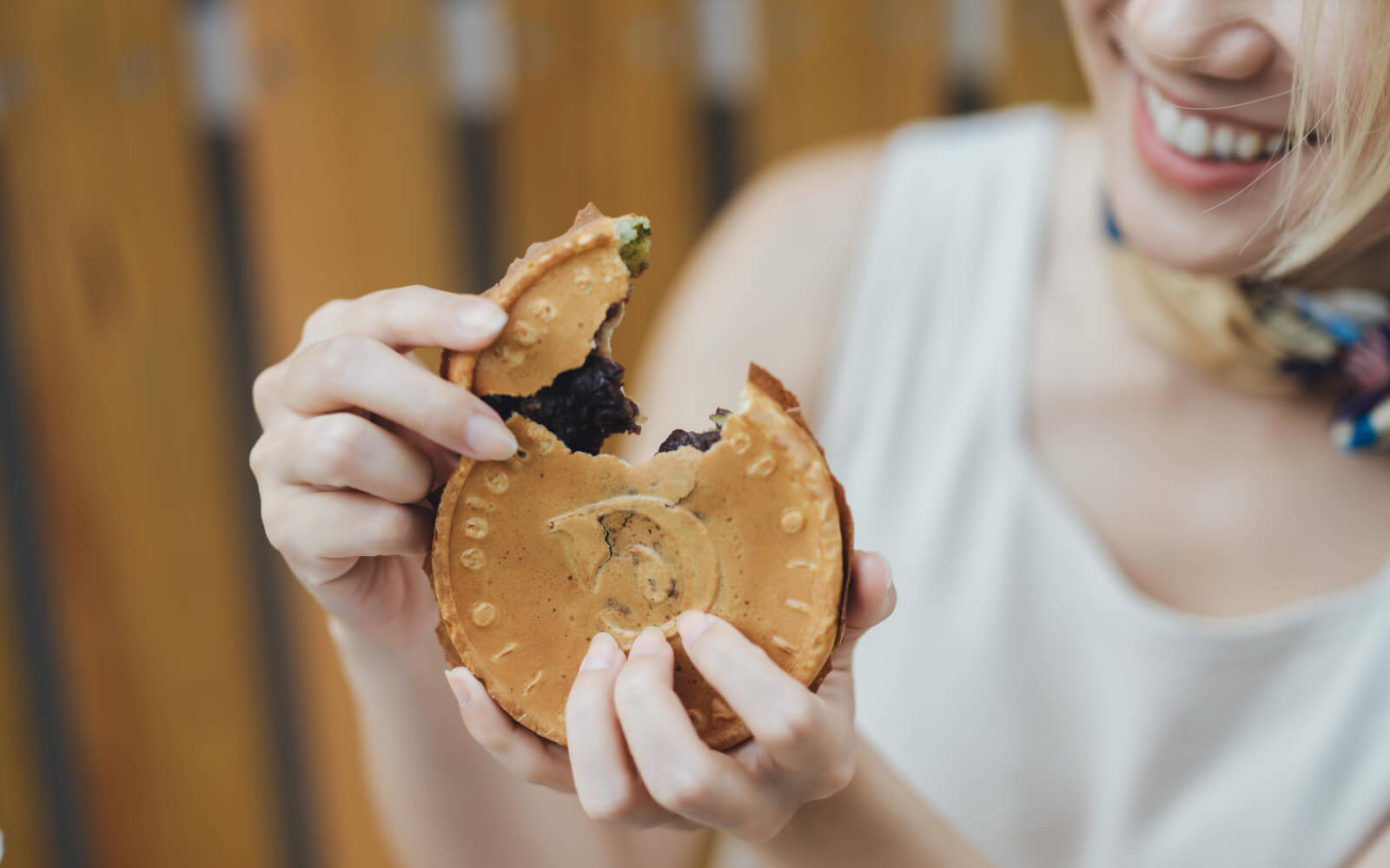 在台中市西區美村路的O’DAE旗艦店內，顧客可以體驗到「茶樹系」概念下所衍生的各種茶飲。這些茶飲以烏龍茶為基底，並經過精心的「發酵」與「烘焙」過程，展現出烏龍茶本身品種的獨特香氣，從而帶來令人驚喜的多元香味