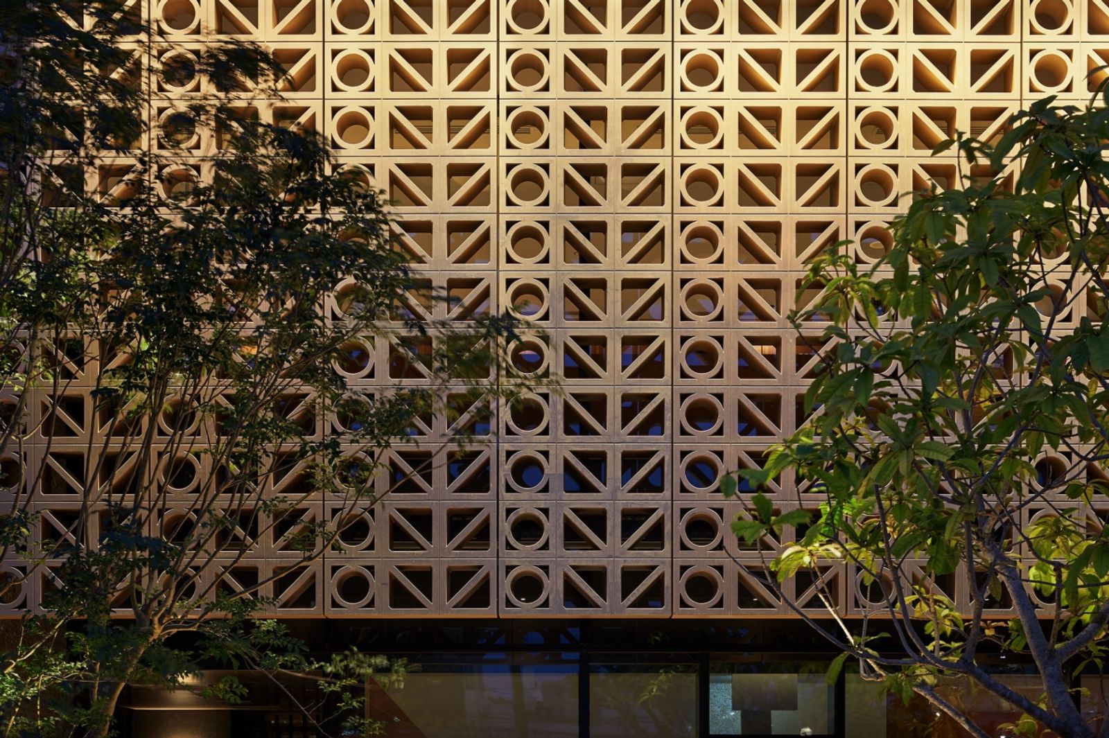 星野OMO5沖繩那霸／佐々木達郎建築設計事務所（Sasaki Tatsurou Architectural Design Office）