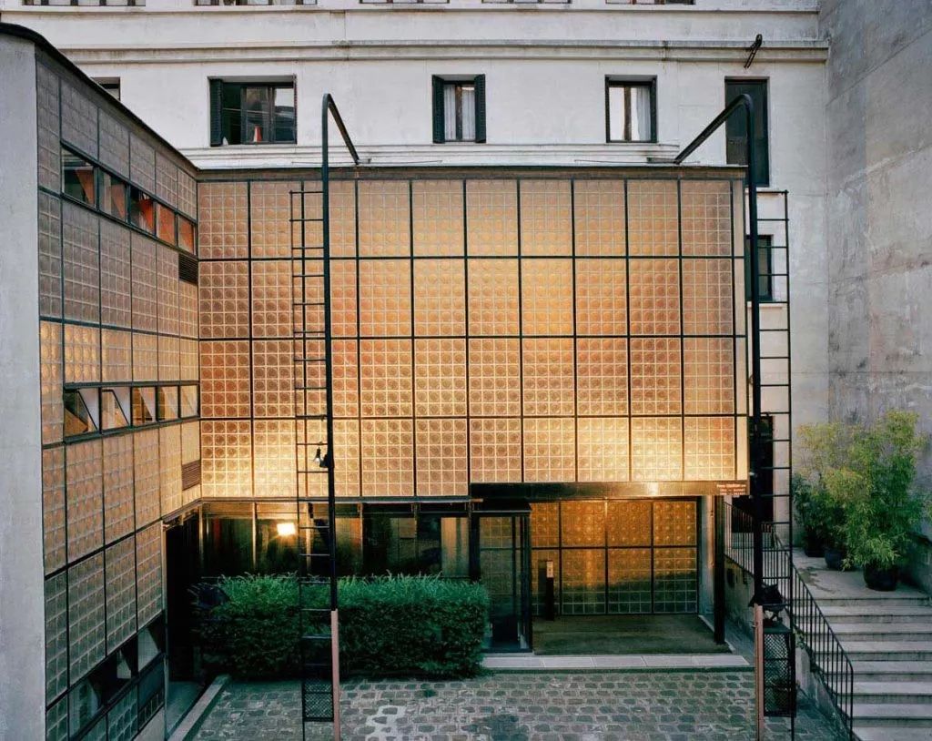 巴黎玻璃之家「Maison de Verre」，皮耶·夏羅（Pierre Chareau）