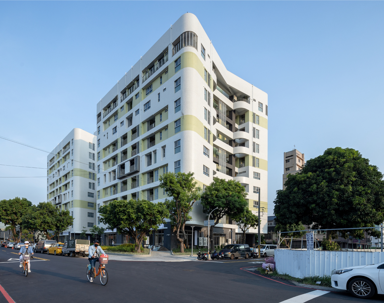 B2-005　臺中市北屯區眷戀山光社會好宅
設計單位：姜樂靜建築師事務所
業　　主：台中市住宅發展工程處