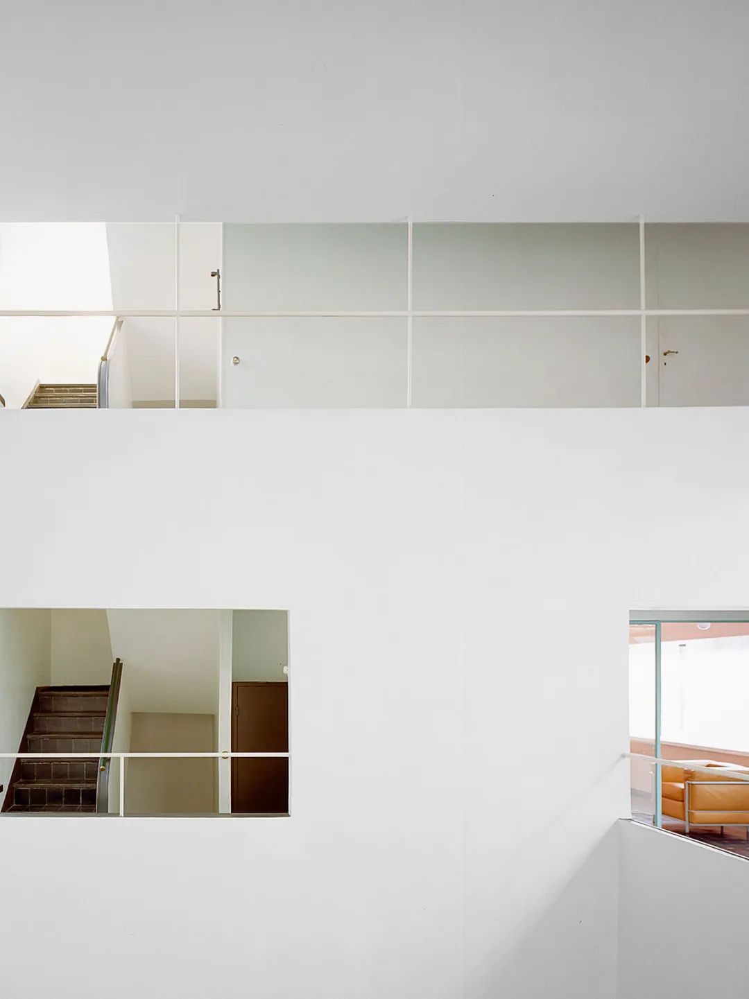 隱匿於牆後的樓梯 ©HIEPLER BRUNIER