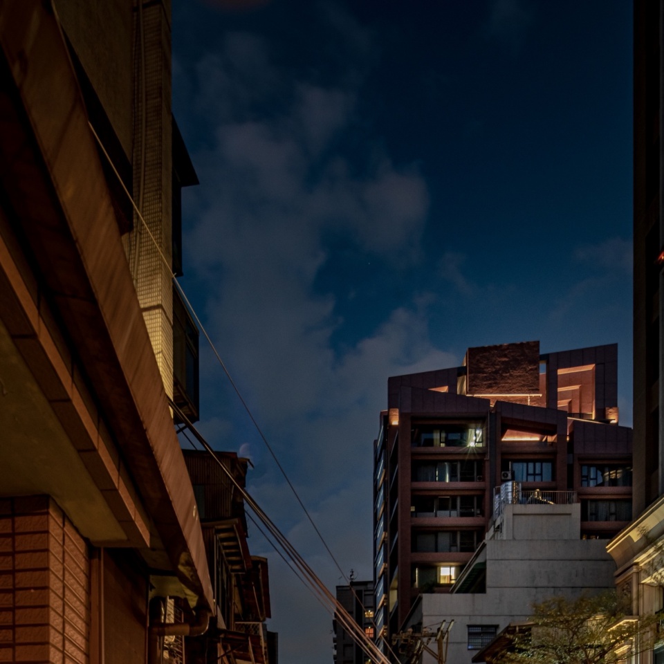 夜間景觀:雕塑感的天際線