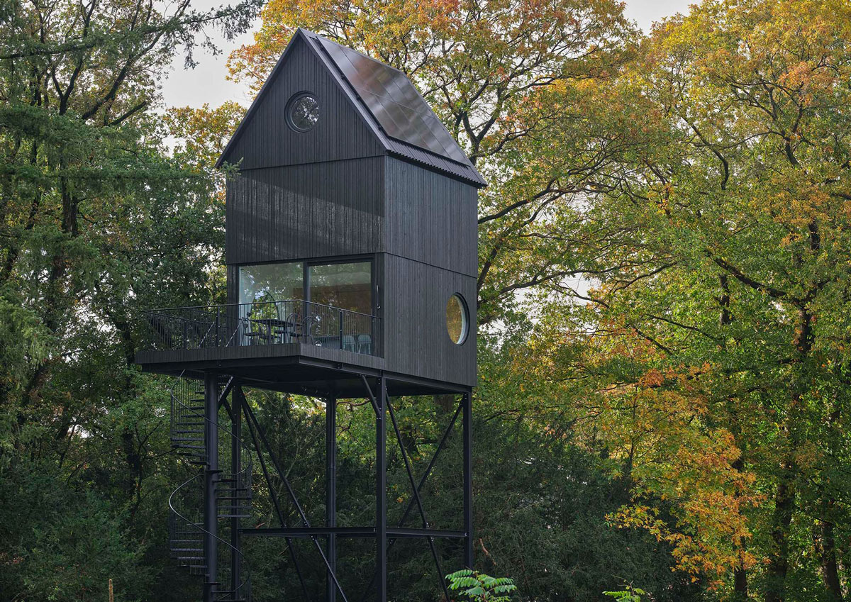 荷蘭森林中的隱秘鳥巢：Buitenverblijf Nest為自然愛好者打造終極休憩地／NAMO Architecture + i29 architects