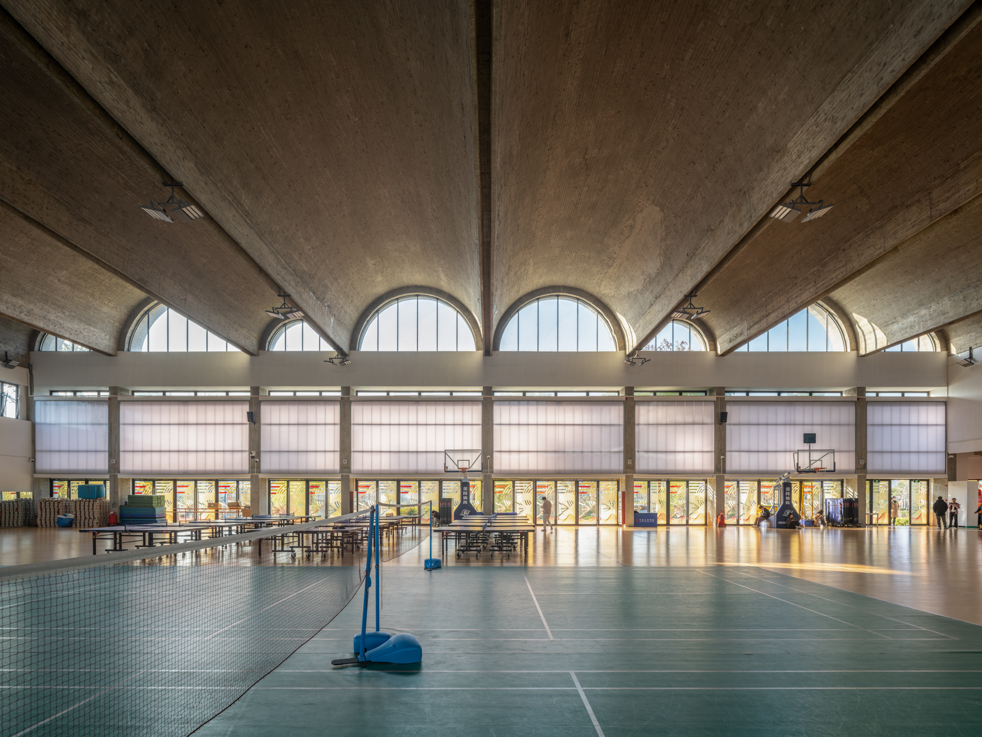 體育館室內空間  ©田方方