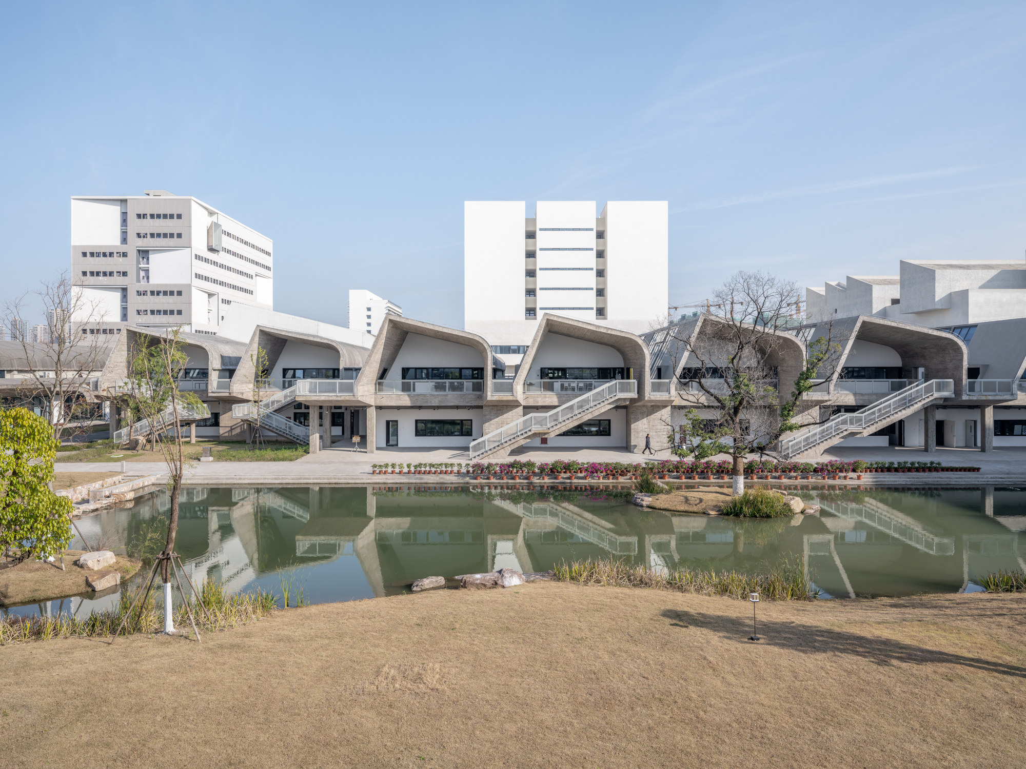 中國美術學院良渚校區一期全面啟用：張永和主導創新校園設計，推動學生跨領域學習