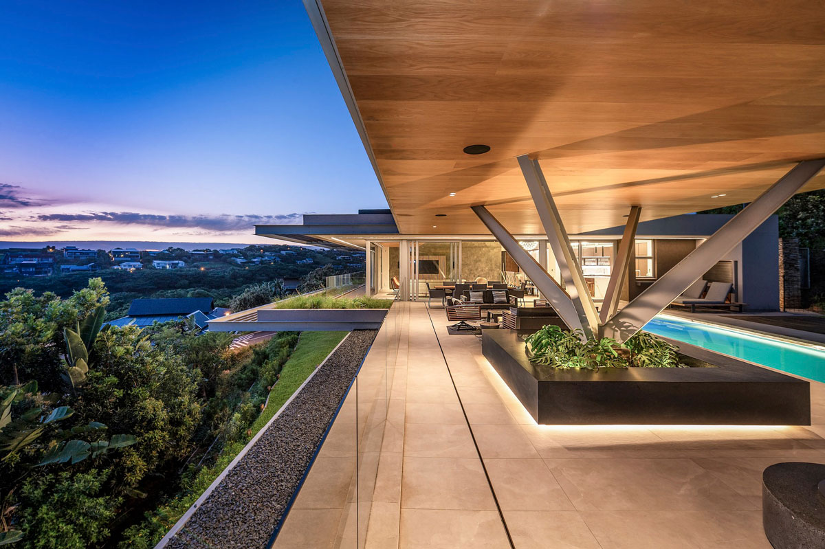 懸臂結構下的休憩天堂，南非新典範宅邸Casa Beiramar／Metropole Architects