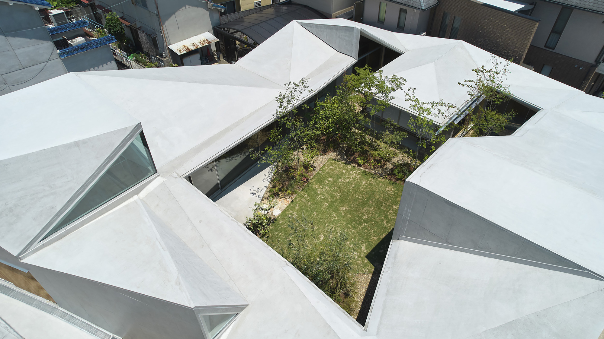 京都住宅 畑友洋建築設計事務所 向日市の家House in Maitamon Tomohiro Hata Architect and Associates 