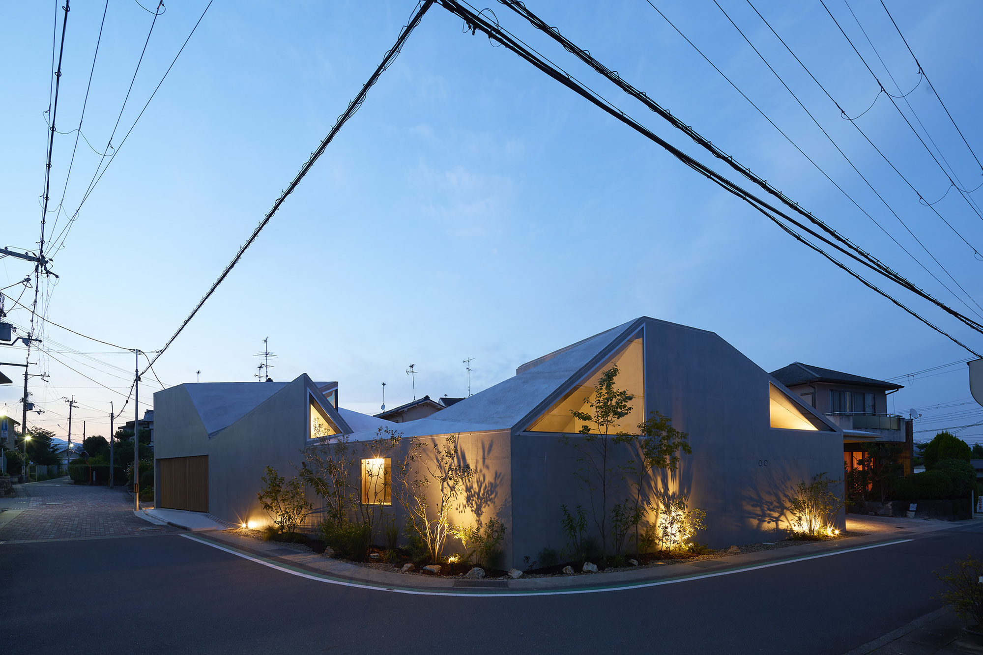 京都住宅 畑友洋建築設計事務所 向日市の家House in Maitamon Tomohiro Hata Architect and Associates 