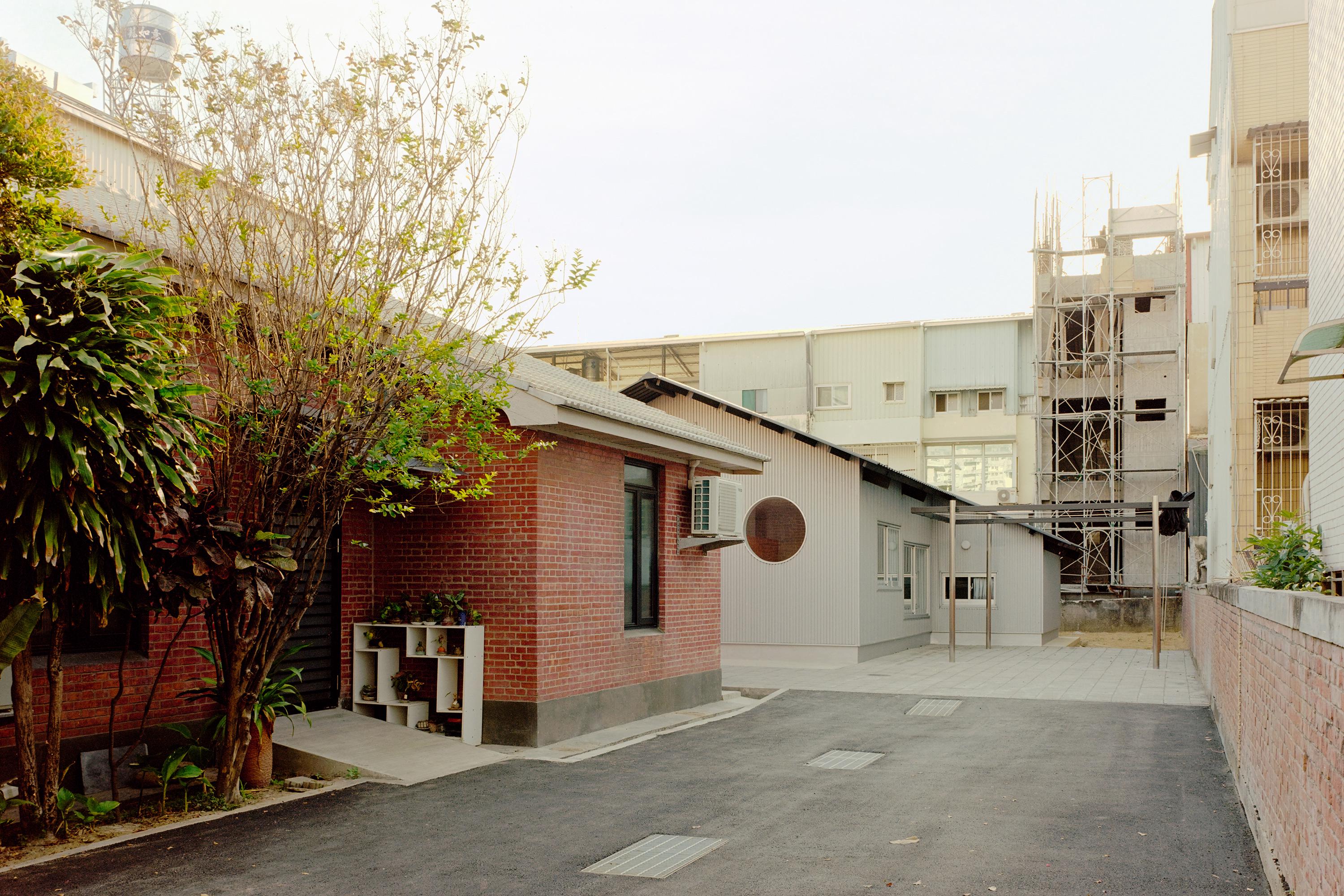 長短樹鄉村研究所 STUDIO TNGTETSHIU Studio Millspace · Double Roof House 台南鐵皮屋