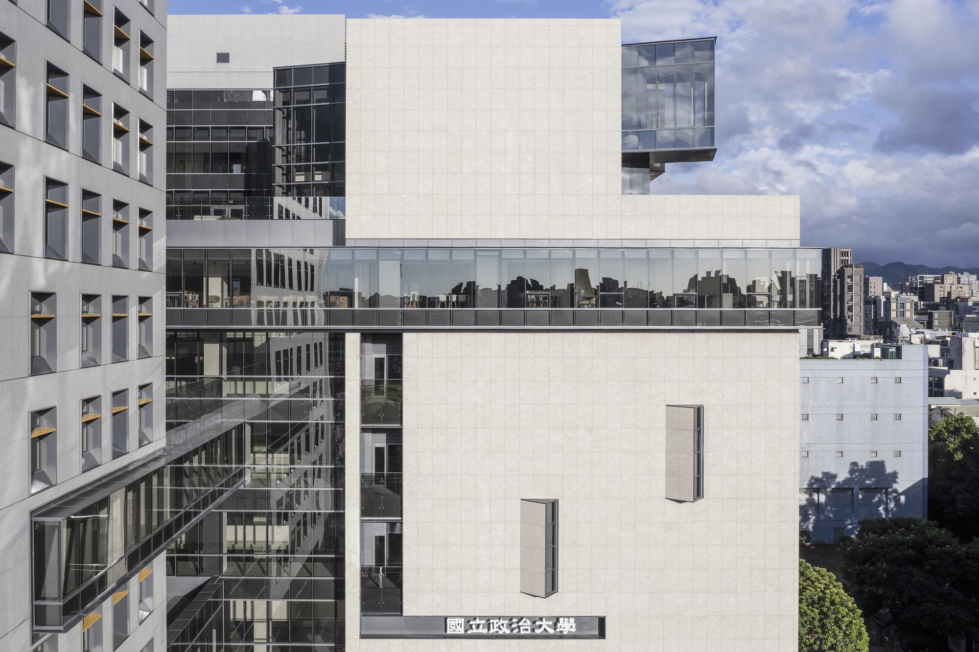 政治大學公共行政及企業管理教育中心／JJPAN 潘冀聯合建築師事務所