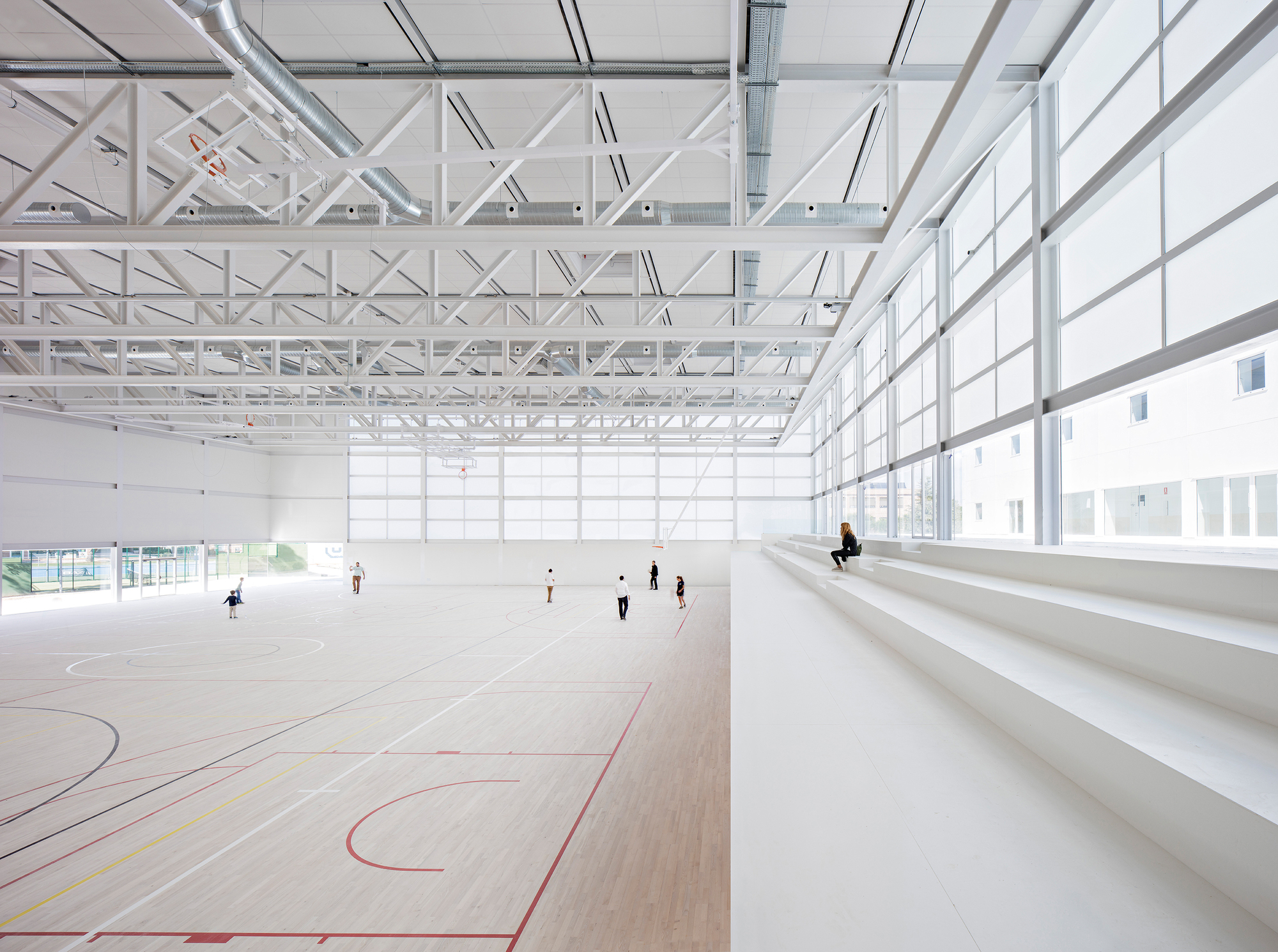 西班牙 Pozuelo de Alarcón Francisco de Vitoria University大學Centro Deportivo UFV學校運動中心/Alberto Campo Baeza (攝影:Javier Callejas)