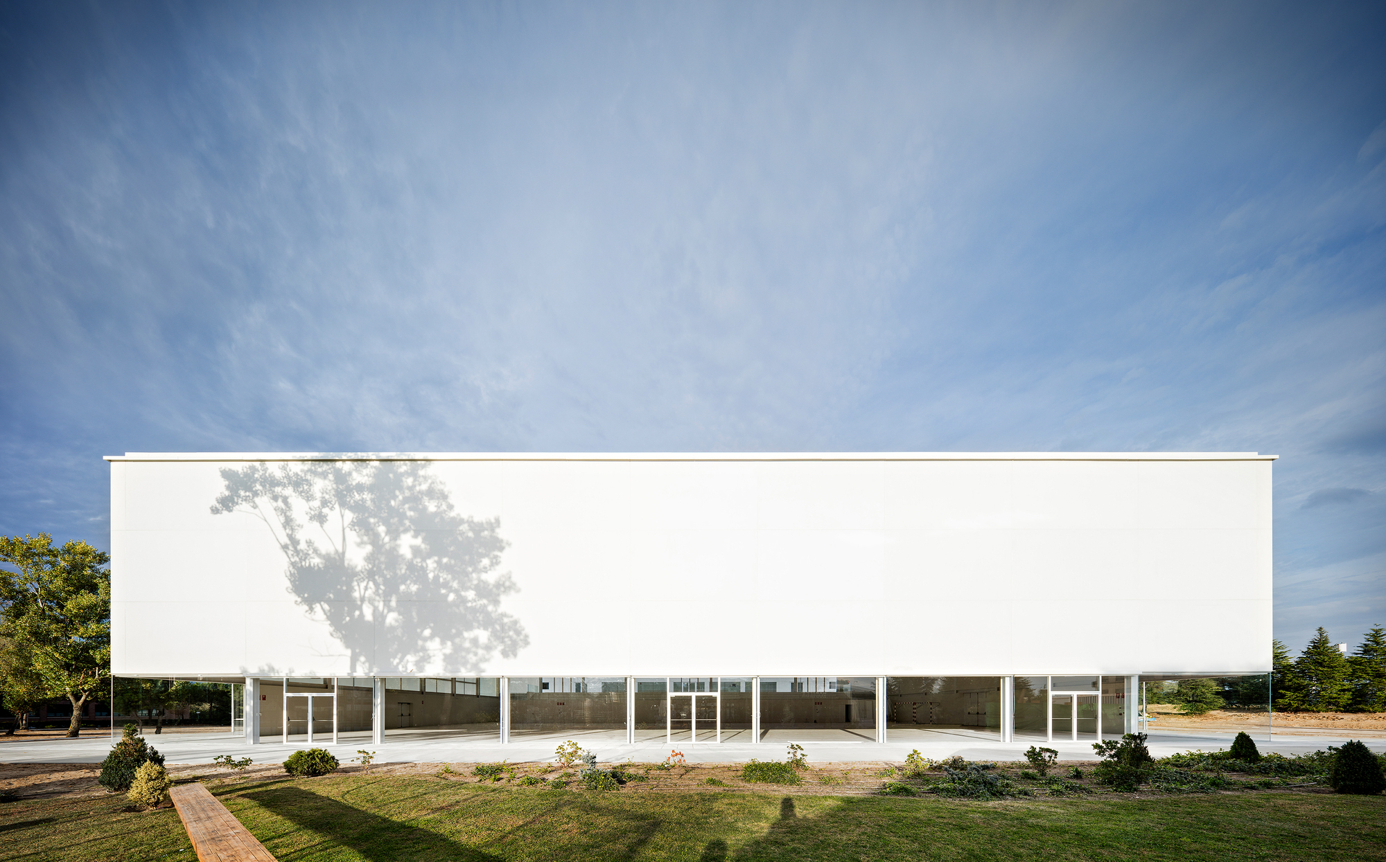 西班牙 Pozuelo de Alarcón Francisco de Vitoria University大學Centro Deportivo UFV學校運動中心／Alberto Campo Baeza （攝影：Javier Callejas）