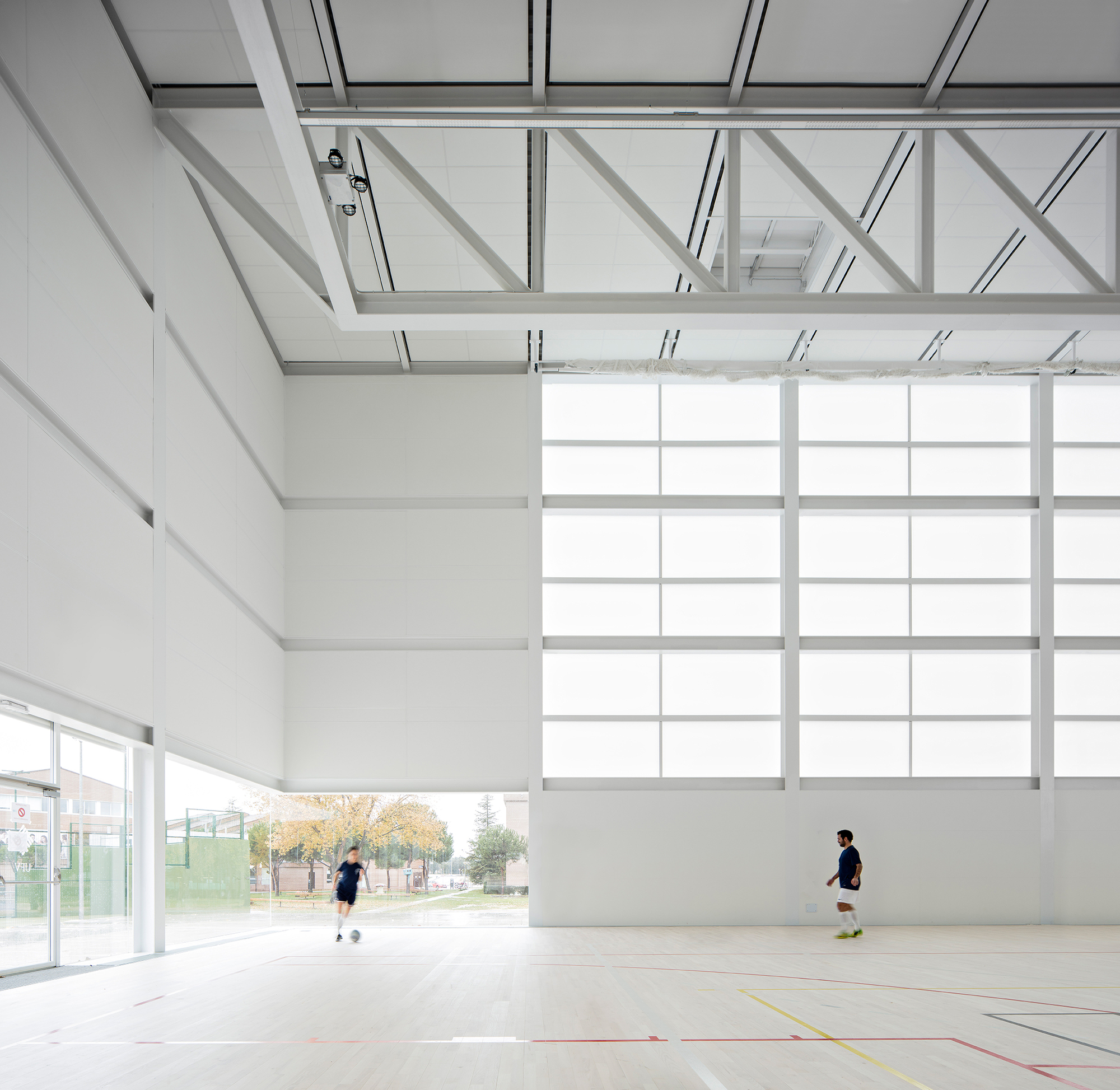 西班牙 Pozuelo de Alarcón Francisco de Vitoria University大學Centro Deportivo UFV學校運動中心／Alberto Campo Baeza （攝影：Javier Callejas）