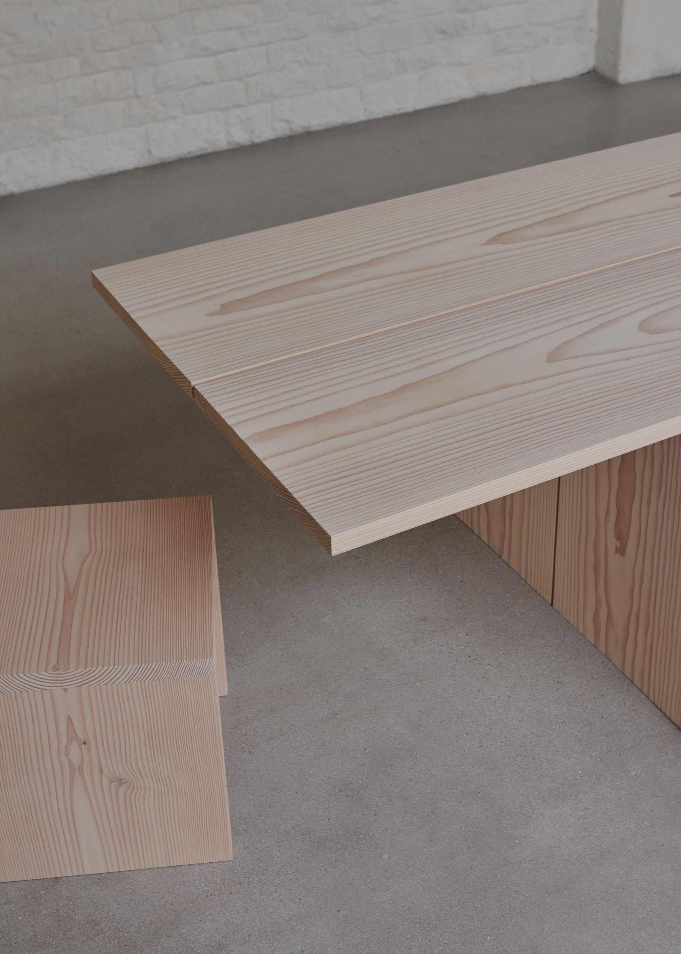 John Pawson x Dinesen世紀聯名「Pawson Furniture Collection」極簡木頭家具