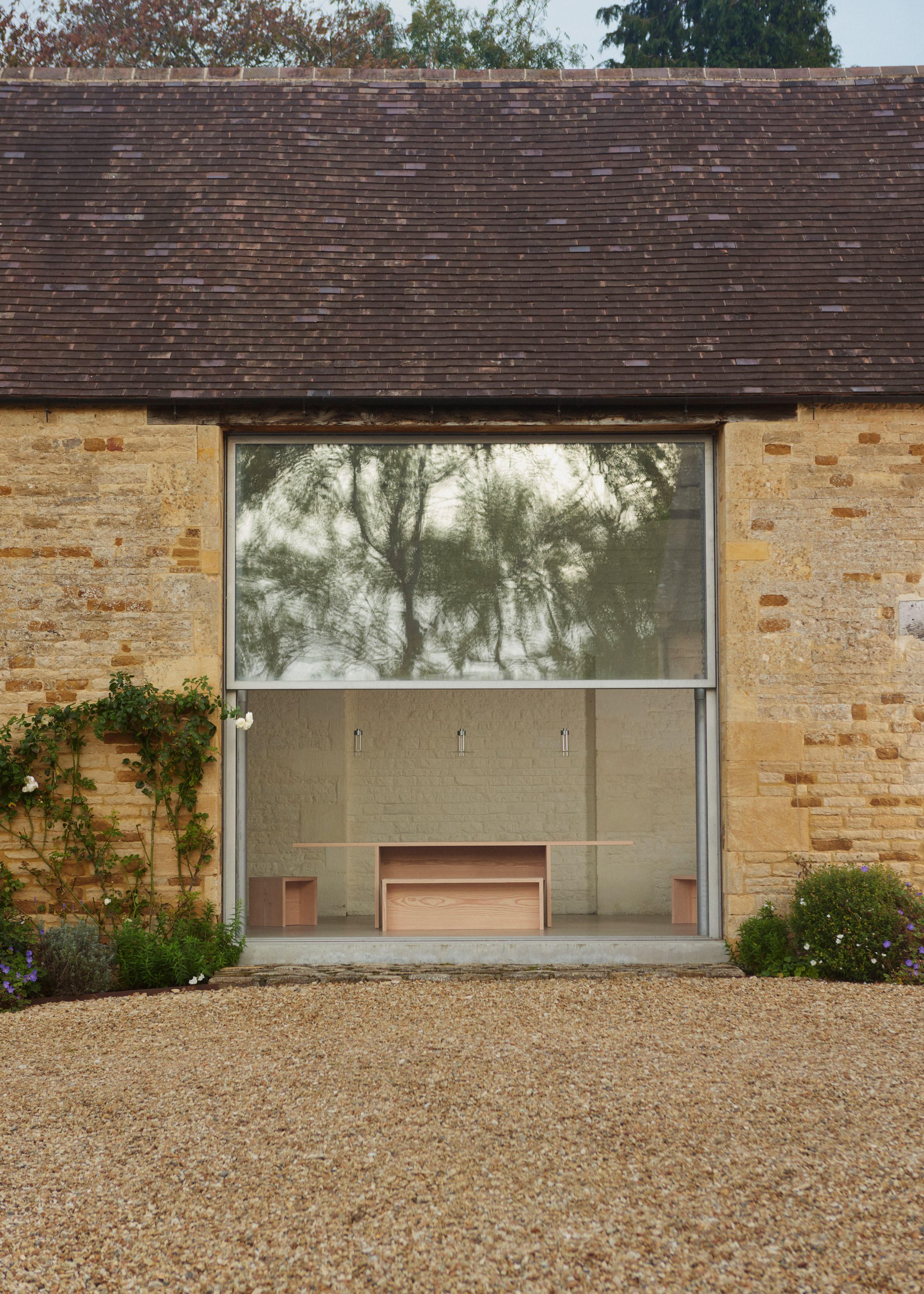 John Pawson x Dinesen世紀聯名「Pawson Furniture Collection」極簡木頭家具