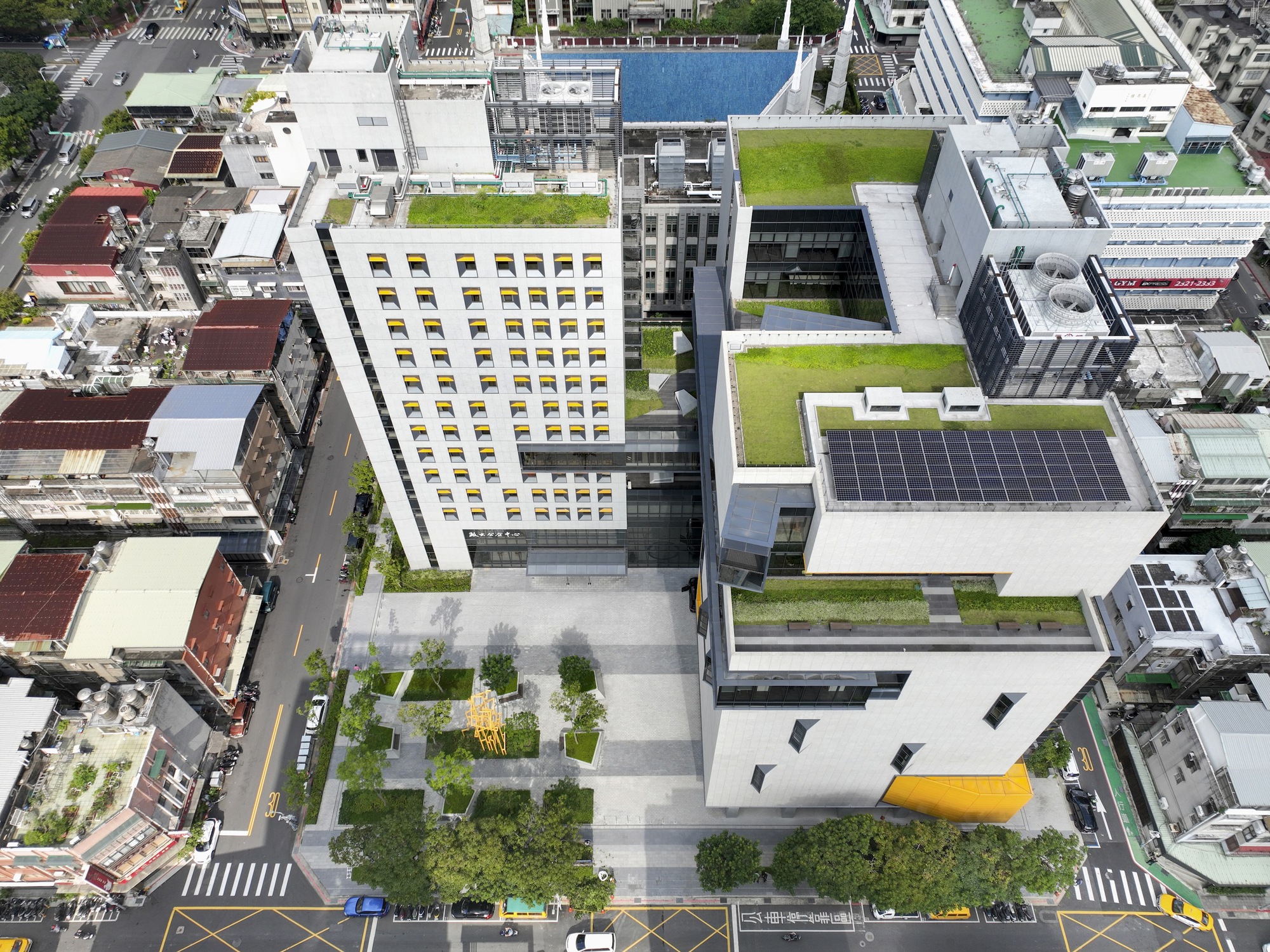 政治大學公共行政及企業管理教育中心／JJPAN 潘冀聯合建築師事務所