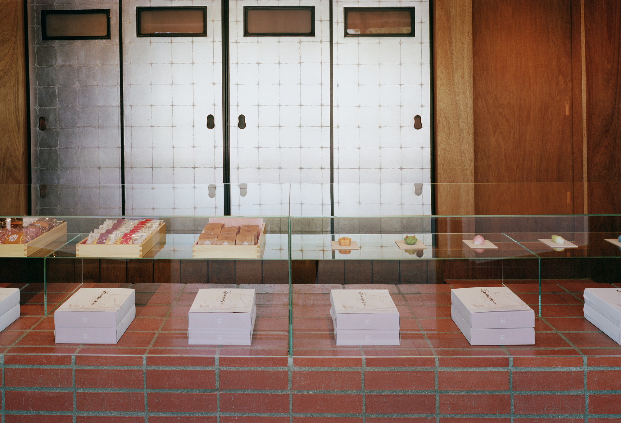 Jo Nagasaka Schemata Architects 長坂常北海道函館百年老店「千秋庵總本家」室內設計 老屋改造 千秋庵総本家 Hakodate Sensyuan Sohonke Café