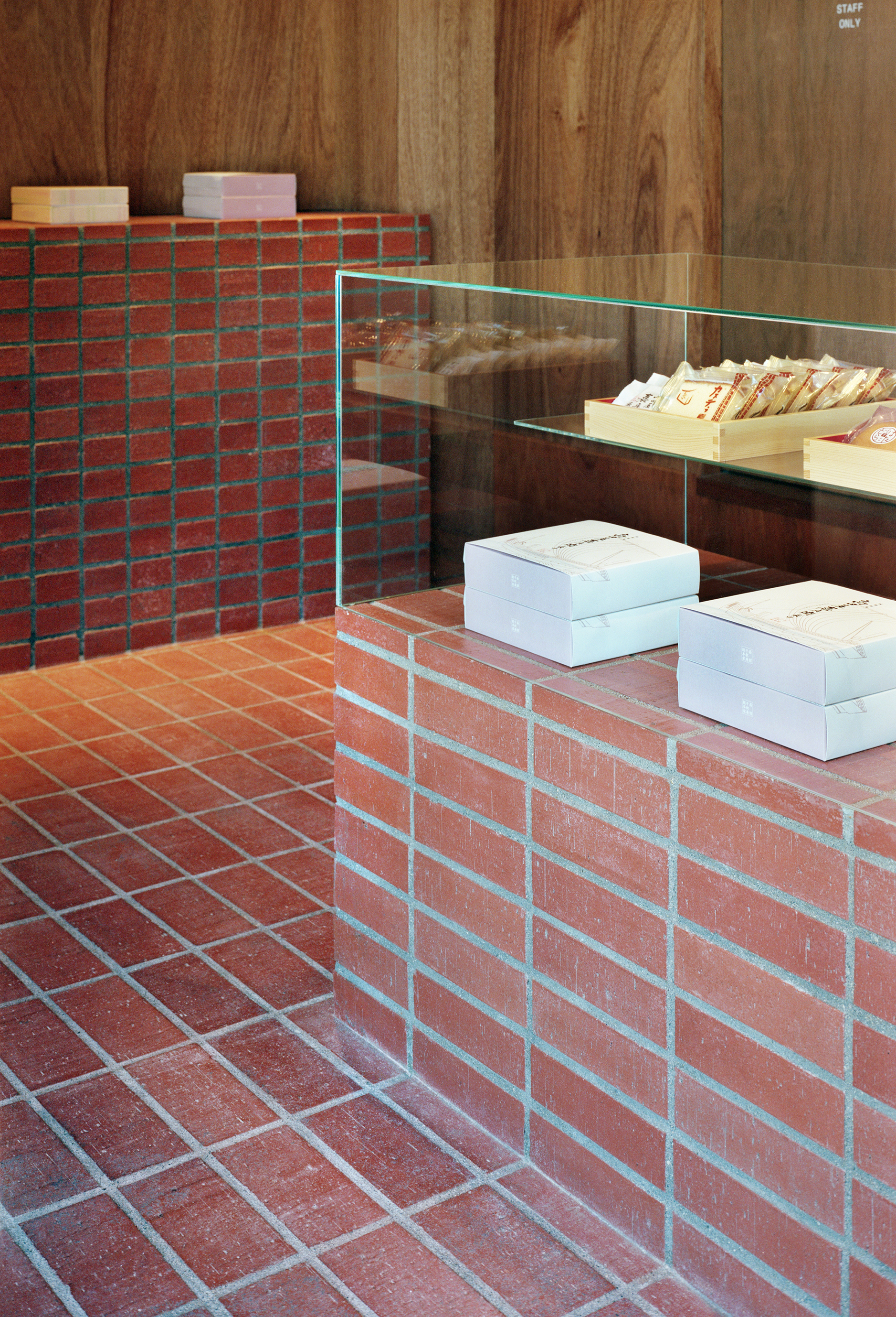 Jo Nagasaka Schemata Architects 長坂常北海道函館百年老店「千秋庵總本家」室內設計 老屋改造 千秋庵総本家 Hakodate Sensyuan Sohonke Café