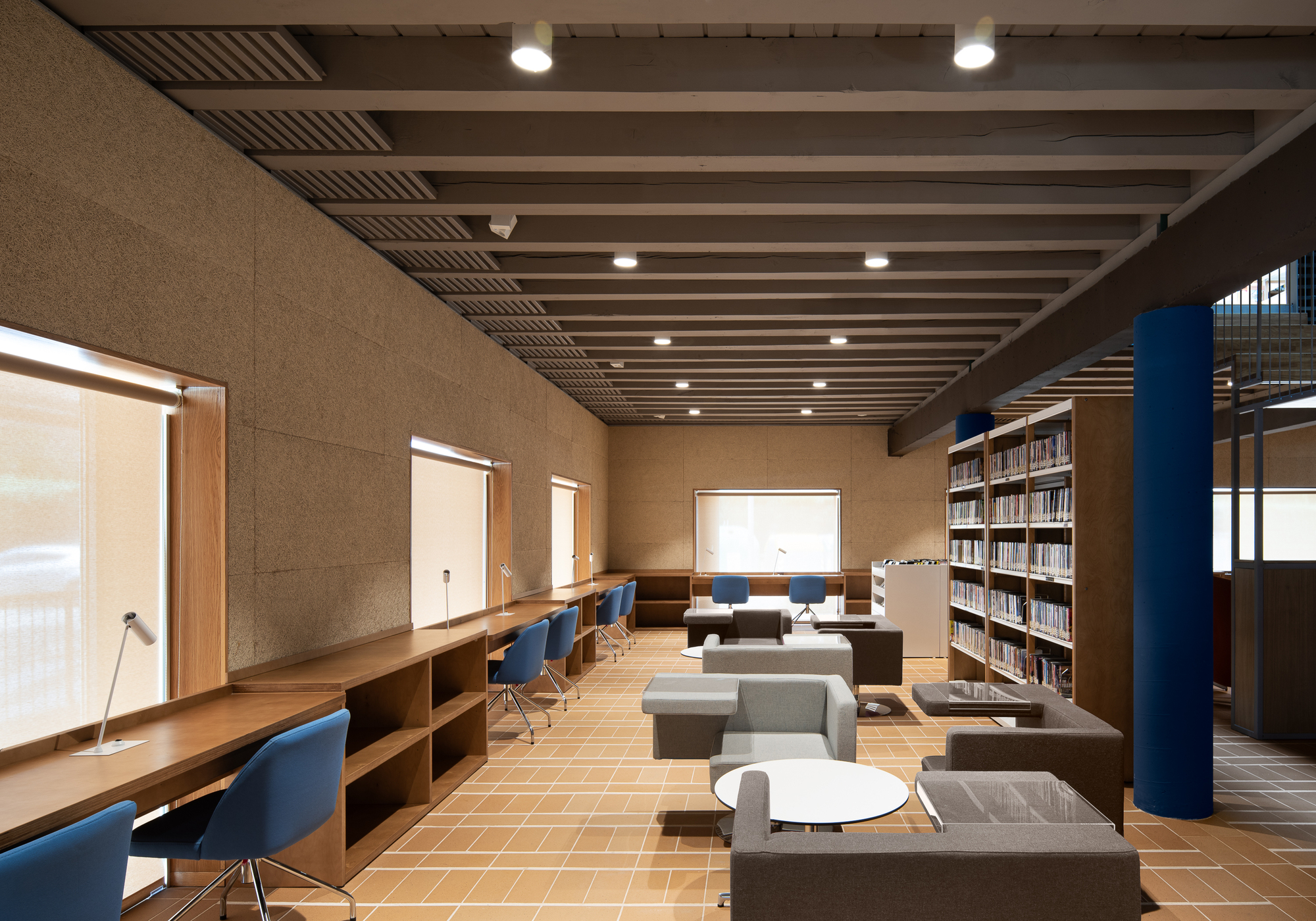 Caja de Cultura de Torrelodones 西班牙文化圖書館 Gabriel Gallegos Borges