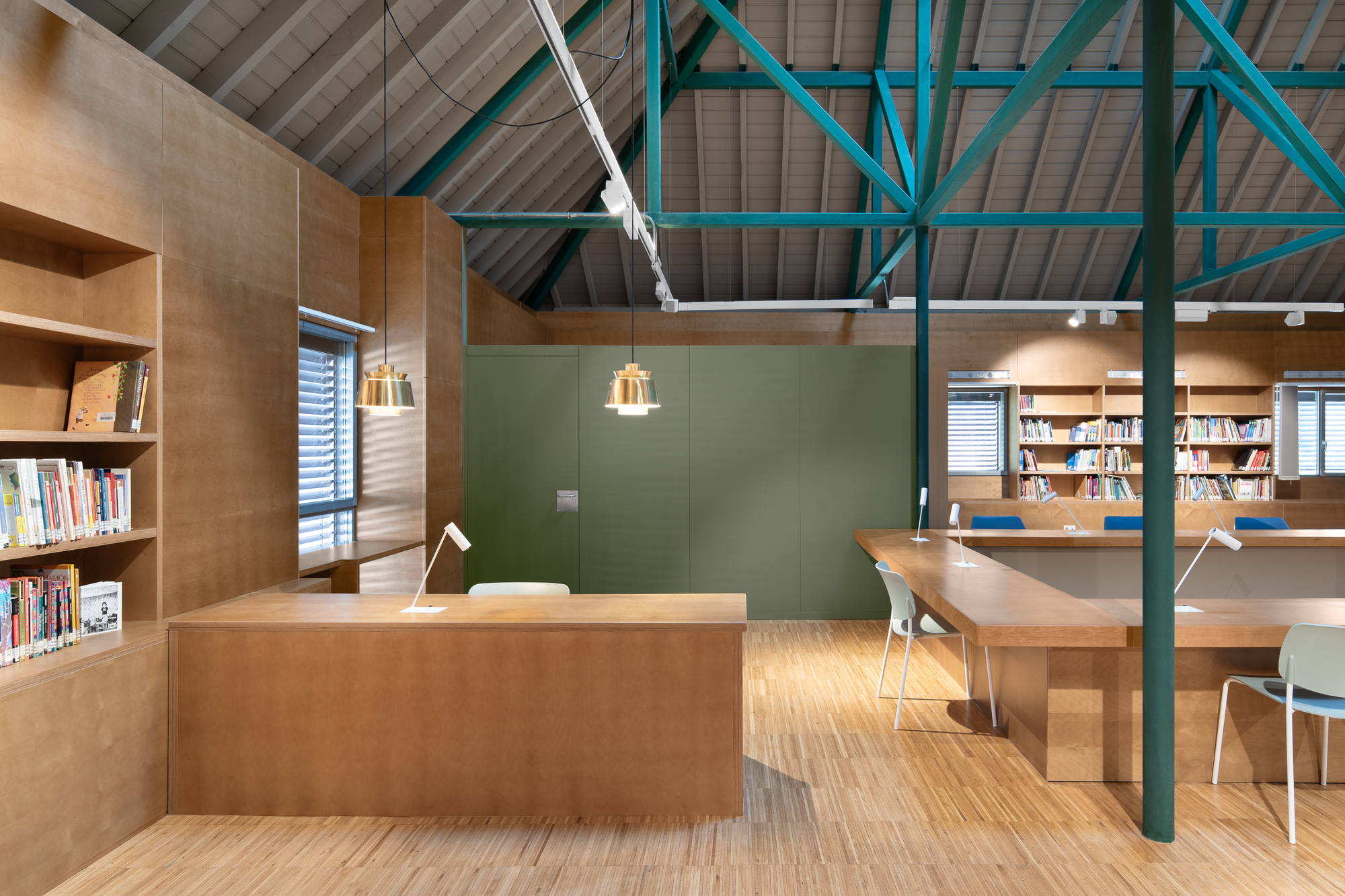 Caja de Cultura de Torrelodones 西班牙文化圖書館 Gabriel Gallegos Borges