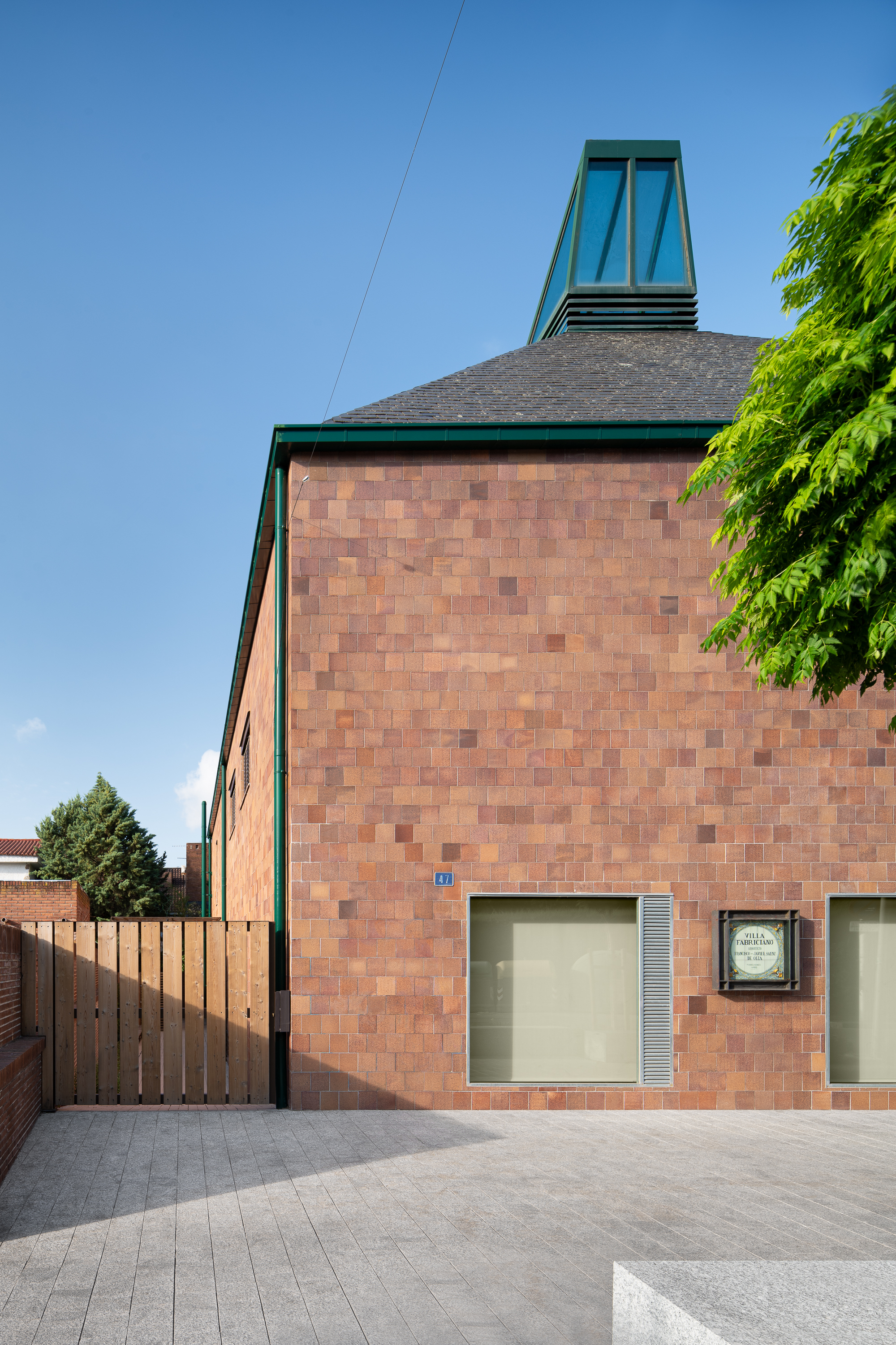 Caja de Cultura de Torrelodones 西班牙文化圖書館 Gabriel Gallegos Borges