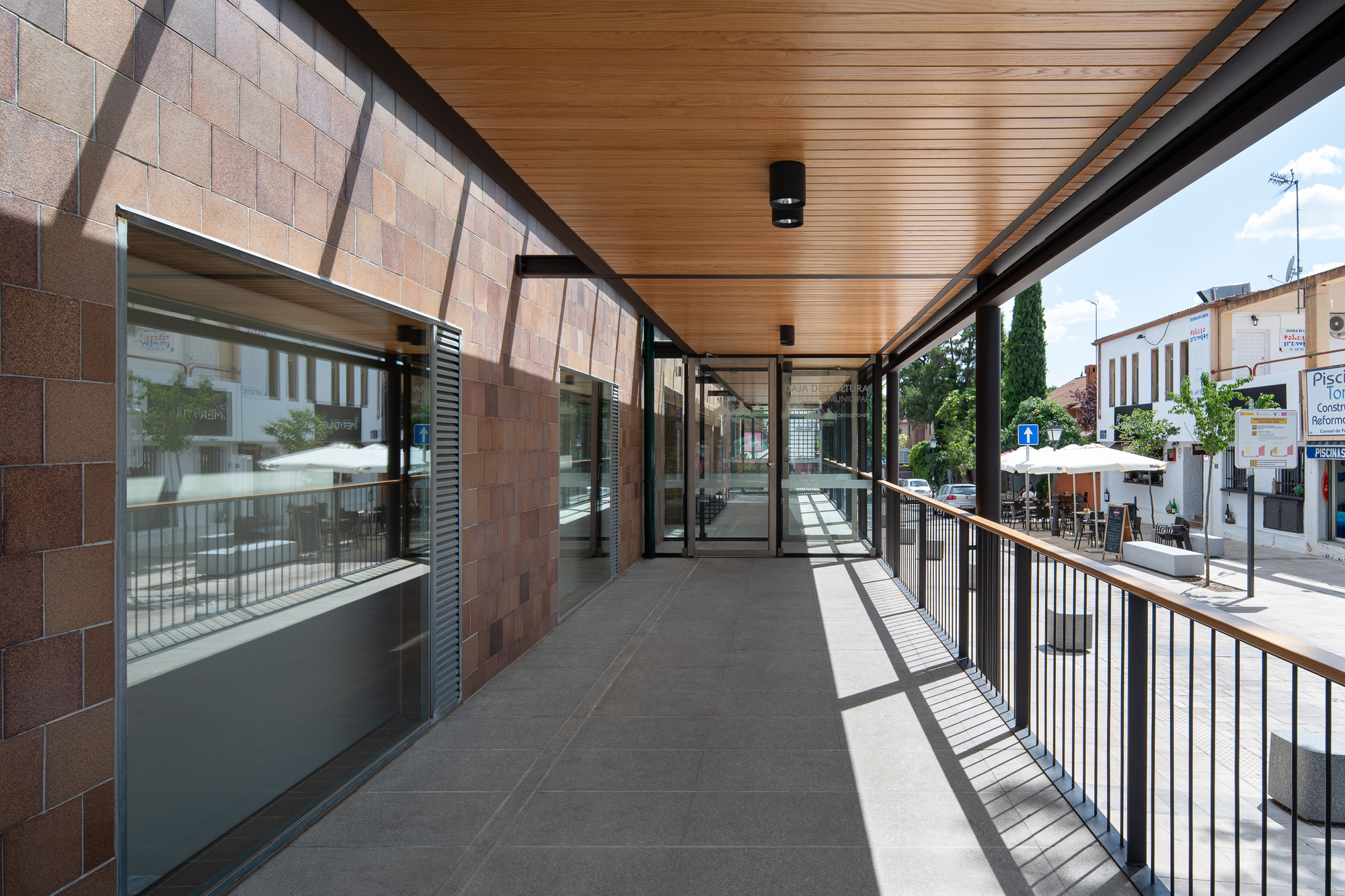 Caja de Cultura de Torrelodones 西班牙文化圖書館 Gabriel Gallegos Borges