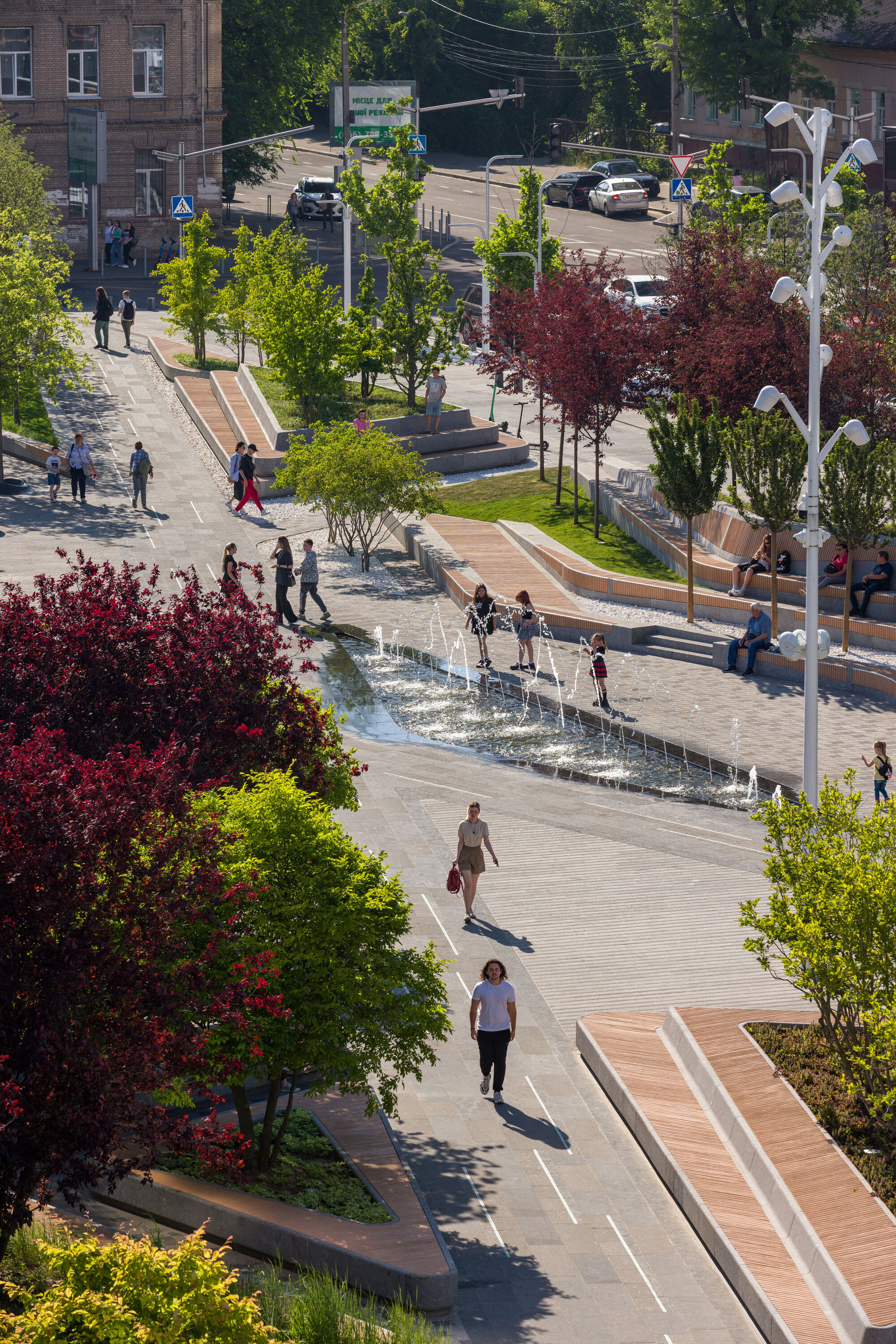 烏斯彭斯卡廣場（Uspenska Square）位於烏克蘭第四大城聶伯城（Dnipro），是該市歷史最悠久的廣場之一，其歷史可以追溯到19世紀初期