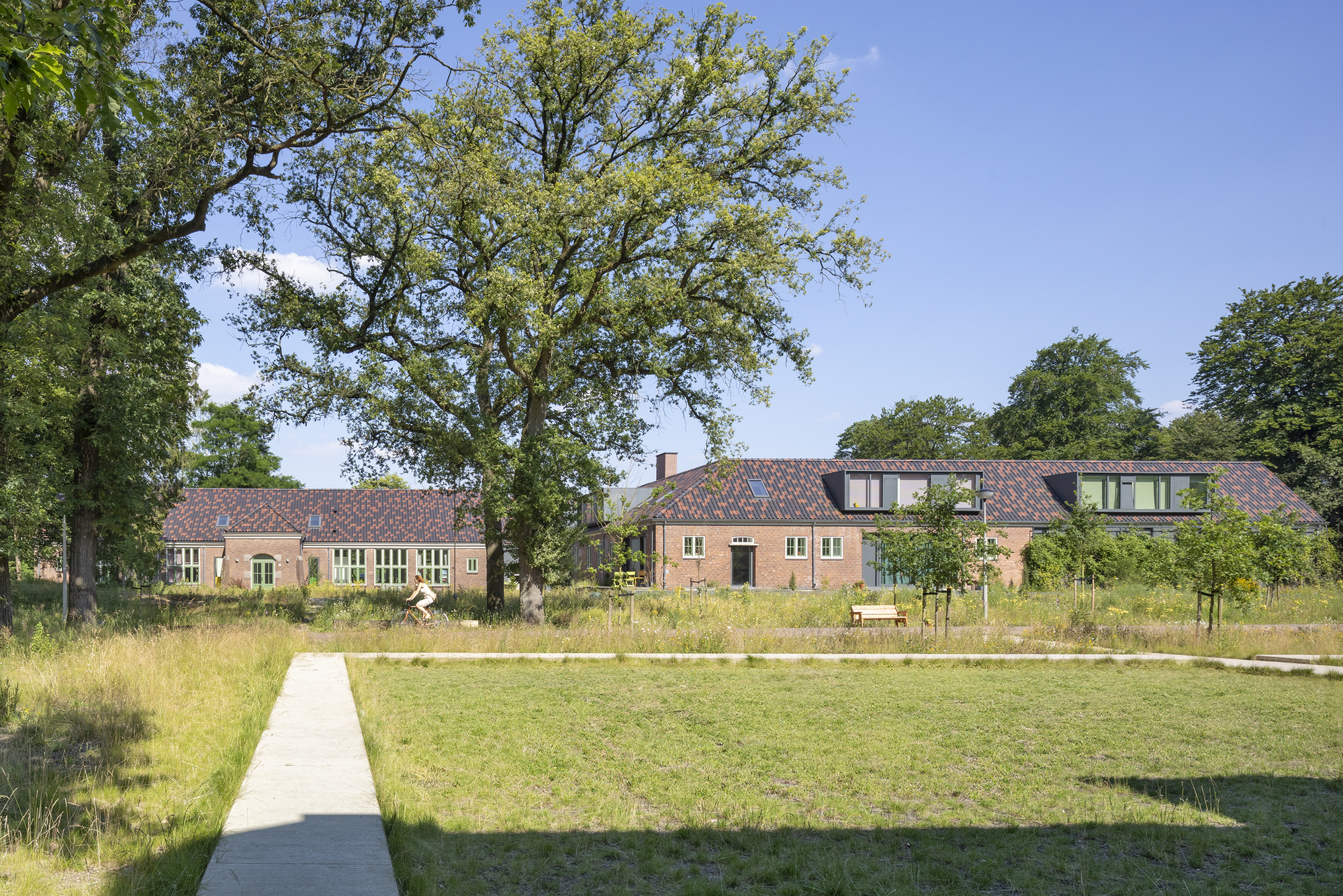 荷蘭Arnhem Buitenplaats Koningsweg開發案 文化設施、住宅、集合住宅、舊建築改造、荷蘭建築 KWP Gebiedsontwikkelaars Buro Harro MVRDV