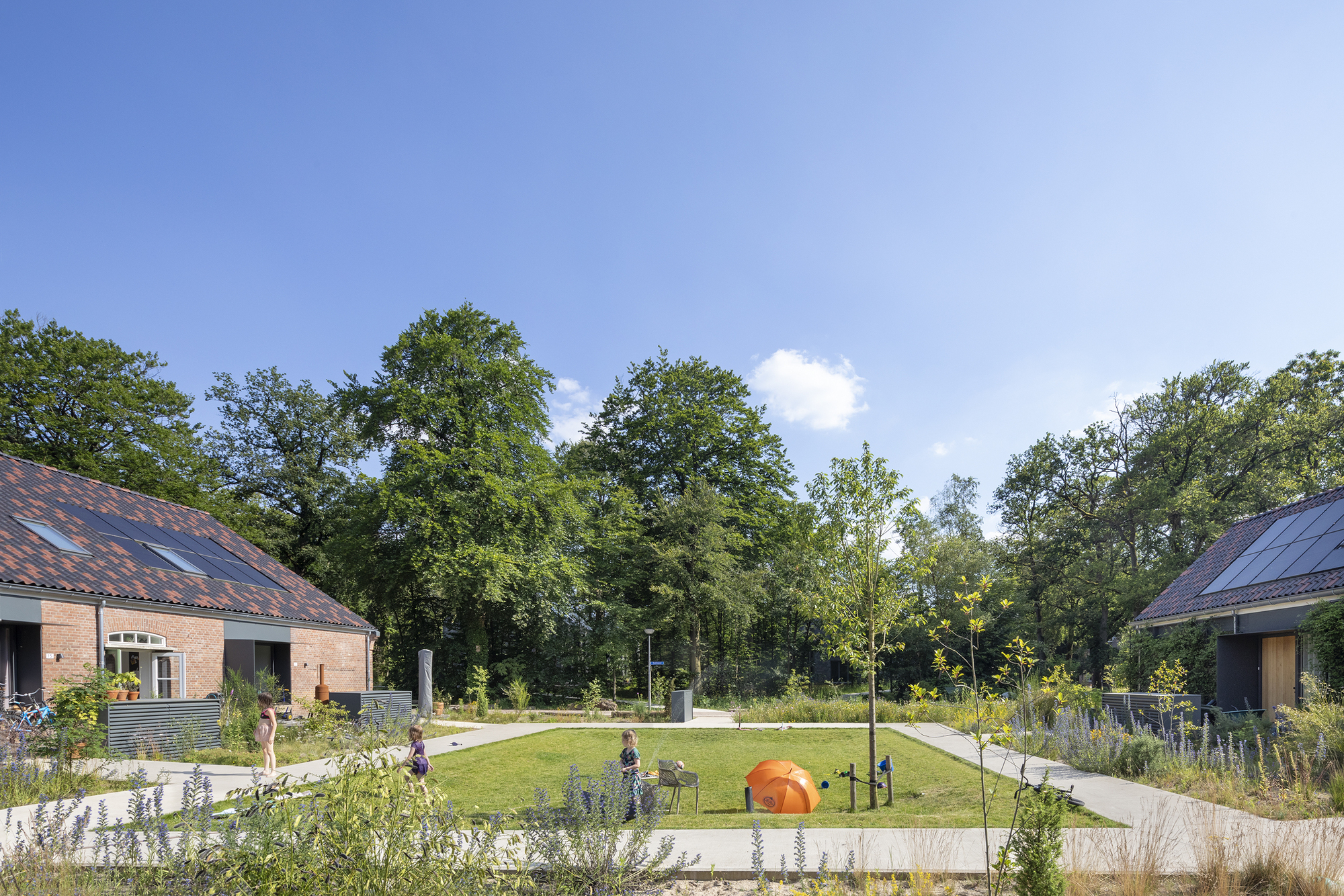 荷蘭Arnhem Buitenplaats Koningsweg開發案 文化設施、住宅、集合住宅、舊建築改造、荷蘭建築 KWP Gebiedsontwikkelaars Buro Harro MVRDV