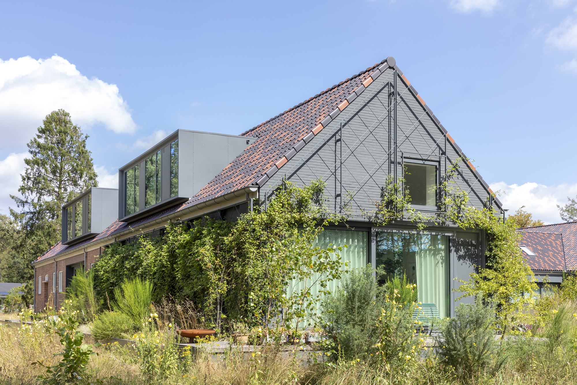 荷蘭Arnhem Buitenplaats Koningsweg開發案 文化設施、住宅、集合住宅、舊建築改造、荷蘭建築 KWP Gebiedsontwikkelaars Buro Harro MVRDV