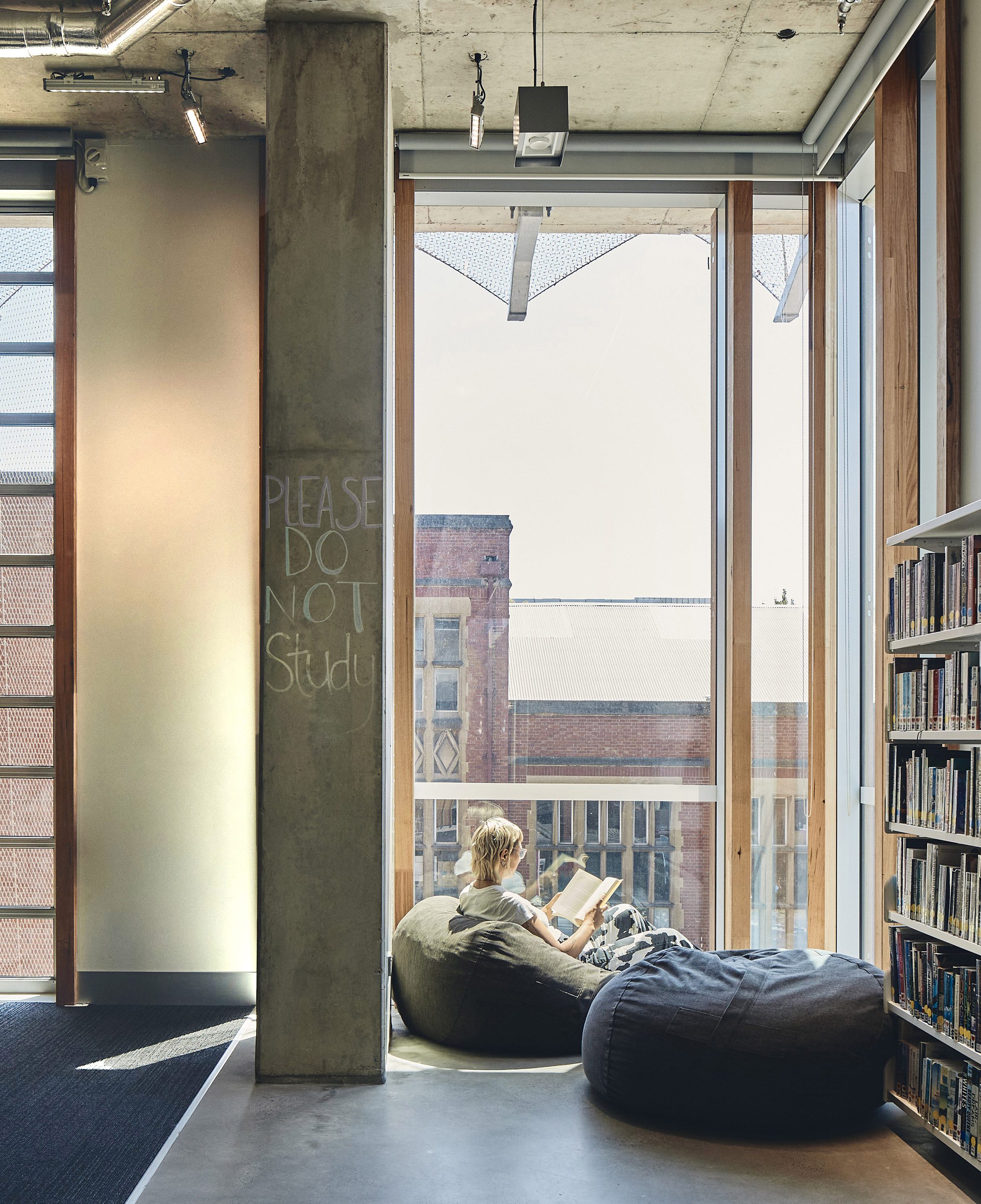 University of Melbourne Student Pavilion by KoningEizenberg 澳洲墨爾本大學 學生活動中心 清水模 清水混凝土